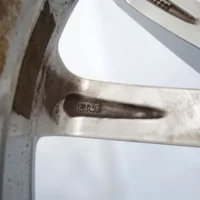 VW-Golf-VII-5G0-felga-17-cali-5G0601025K-oryginalna-Szerokosc-felgi-6-0