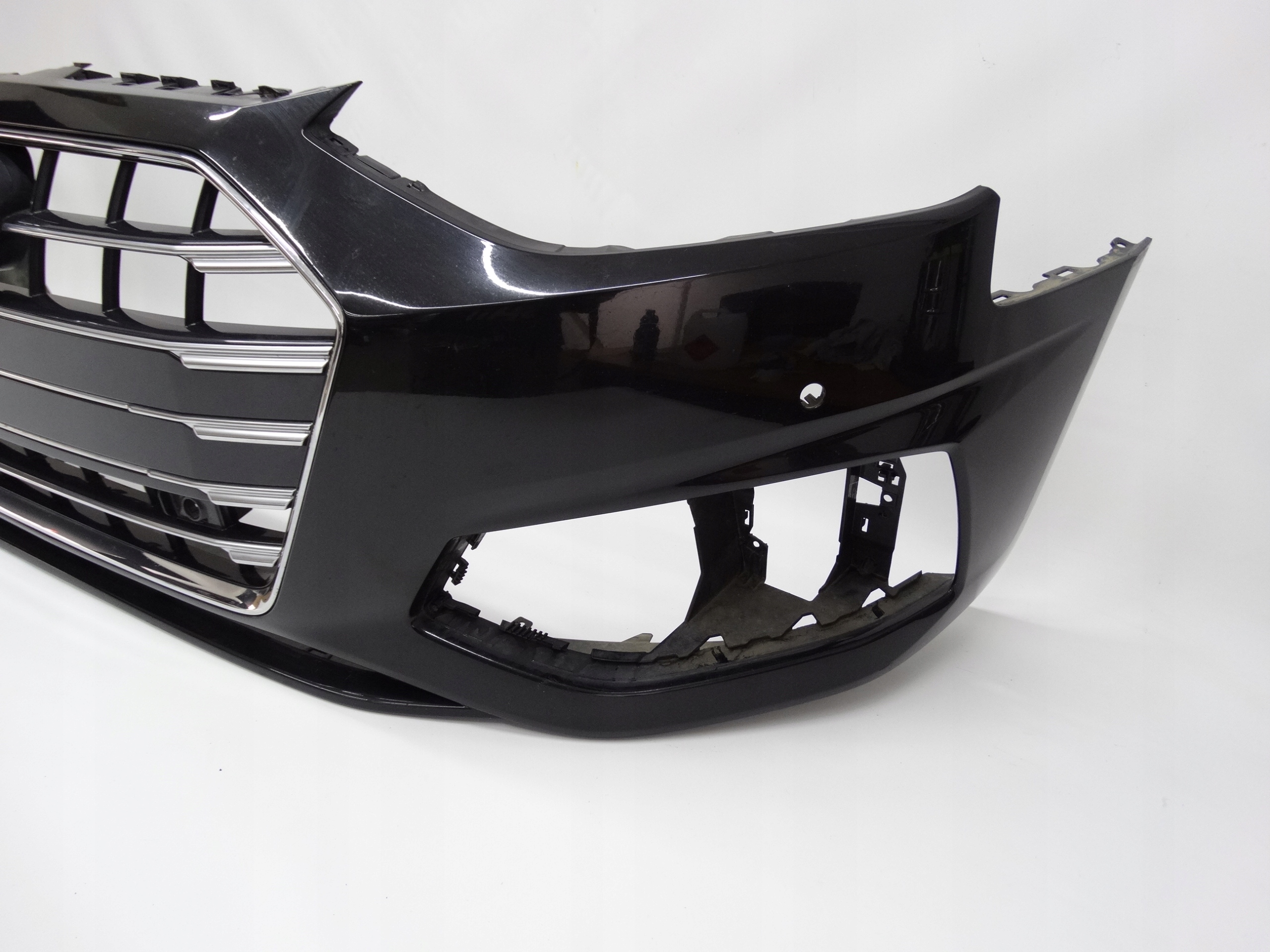 Second image of Audi A4 B9 Lift 8W 19- zderzak przedni + grill