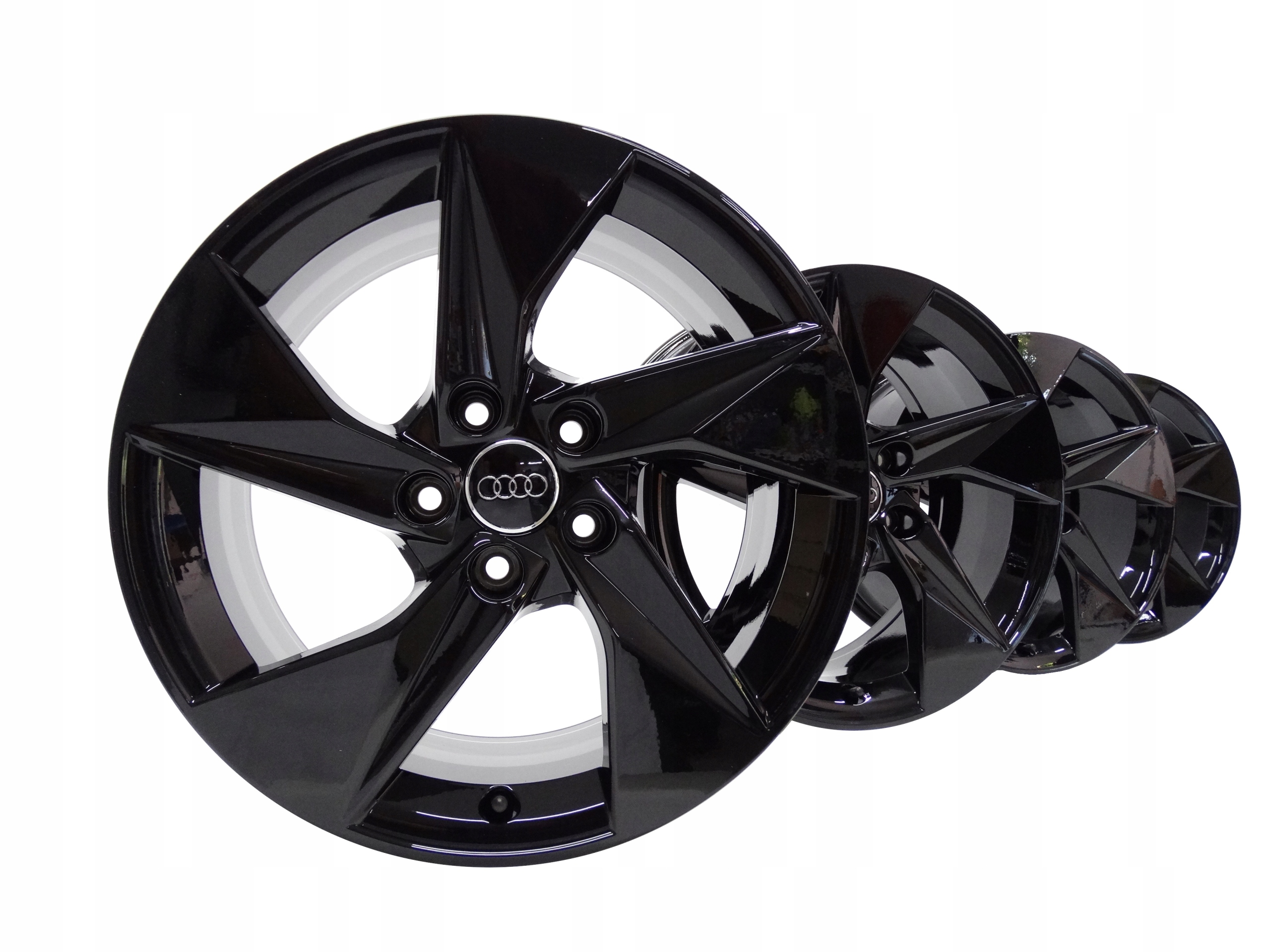 Audi A3 8Y 2020+ komplet felg 17 cali 8Y0601025A oryginalny