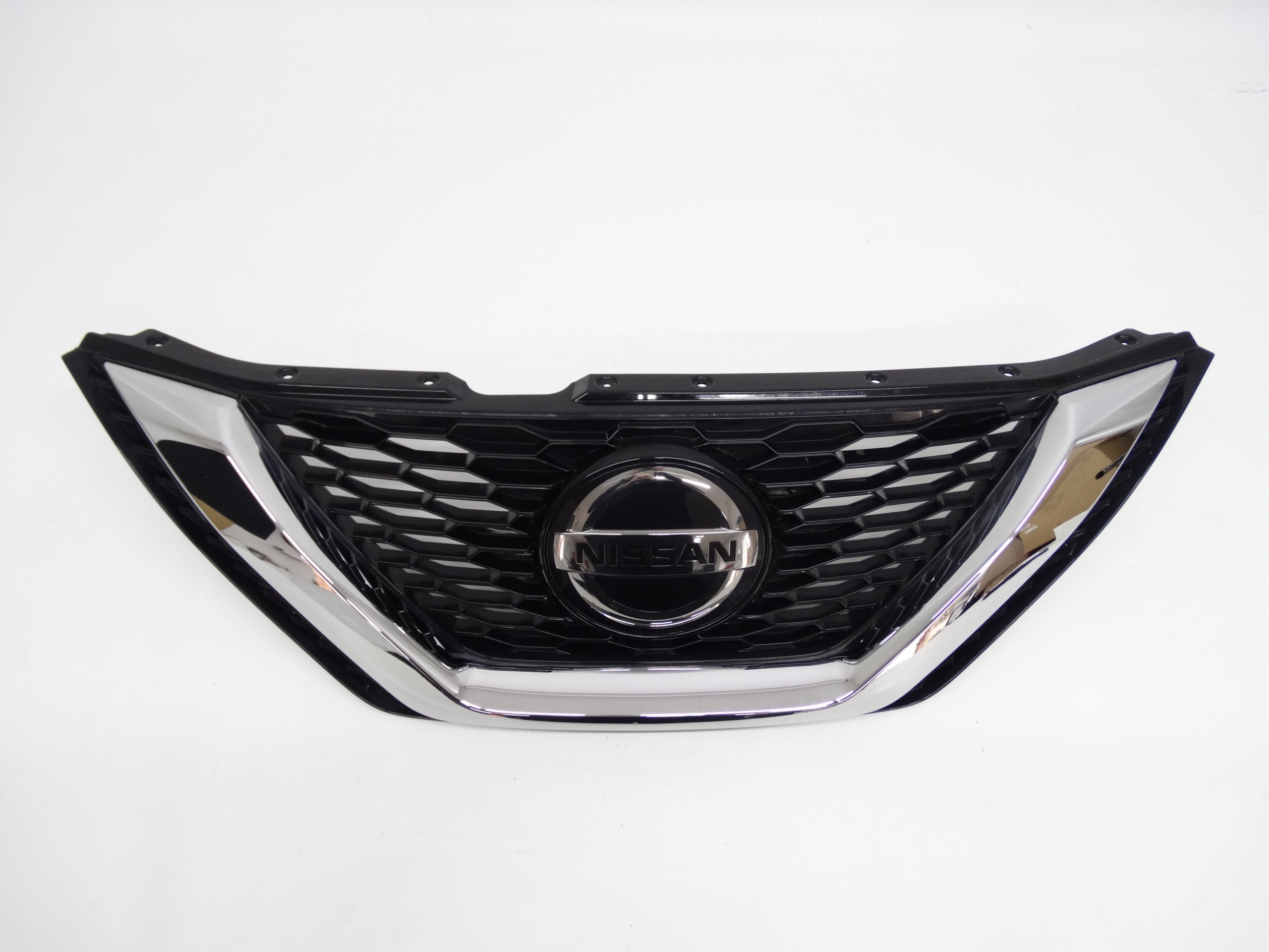 Second image of Nissan Qashaqi II Lift J11 17-21 grill z kamerą na radar 62310-HV3