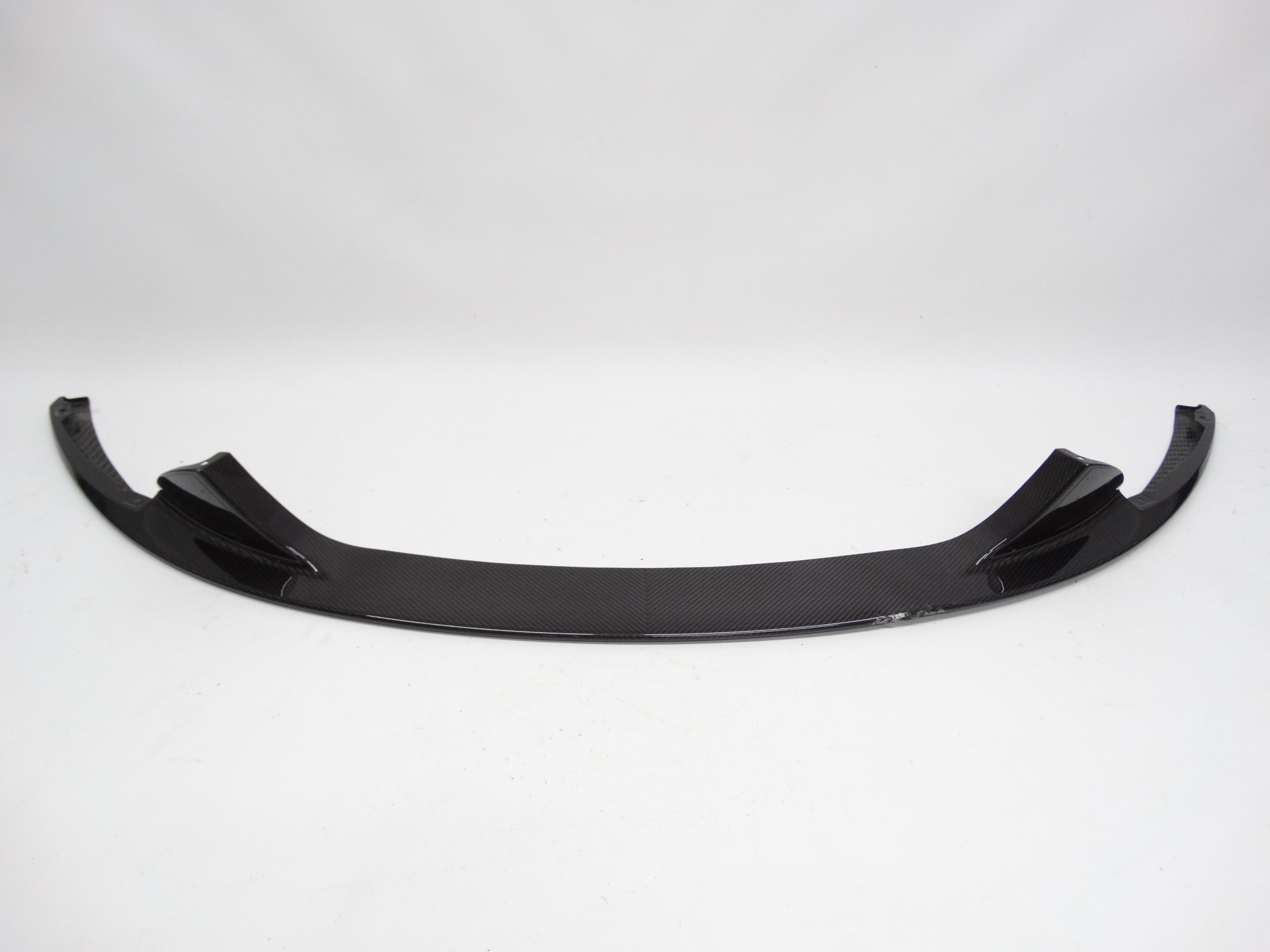 Second image of Aston Martin V12 Vantage spoiler zderzaka splitter carbon AD23-17626-AB