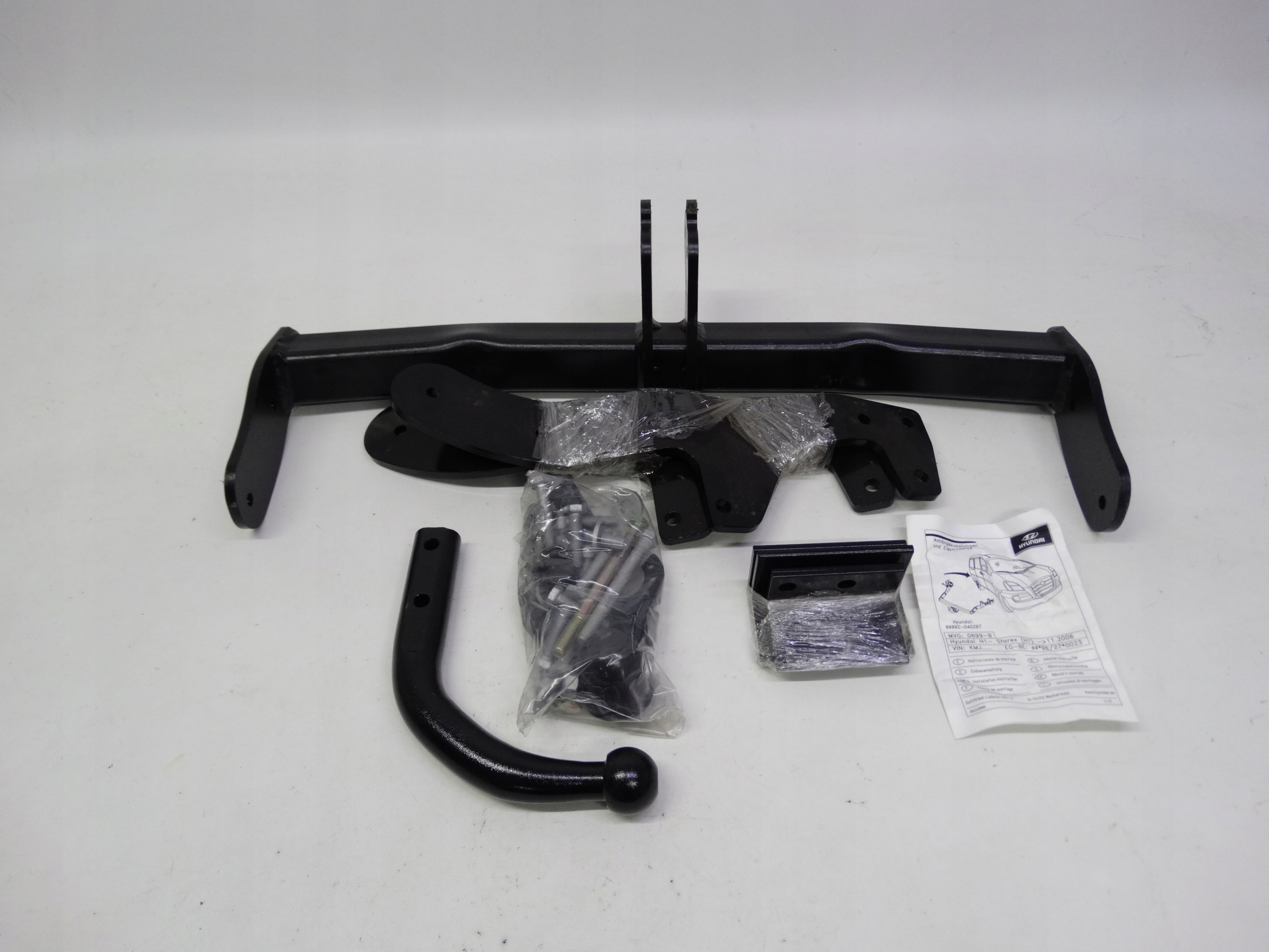 Second image of Hyundai H-1 II H1 07-23 hak holowniczy 9999Z-040297 NOWY oryginalny