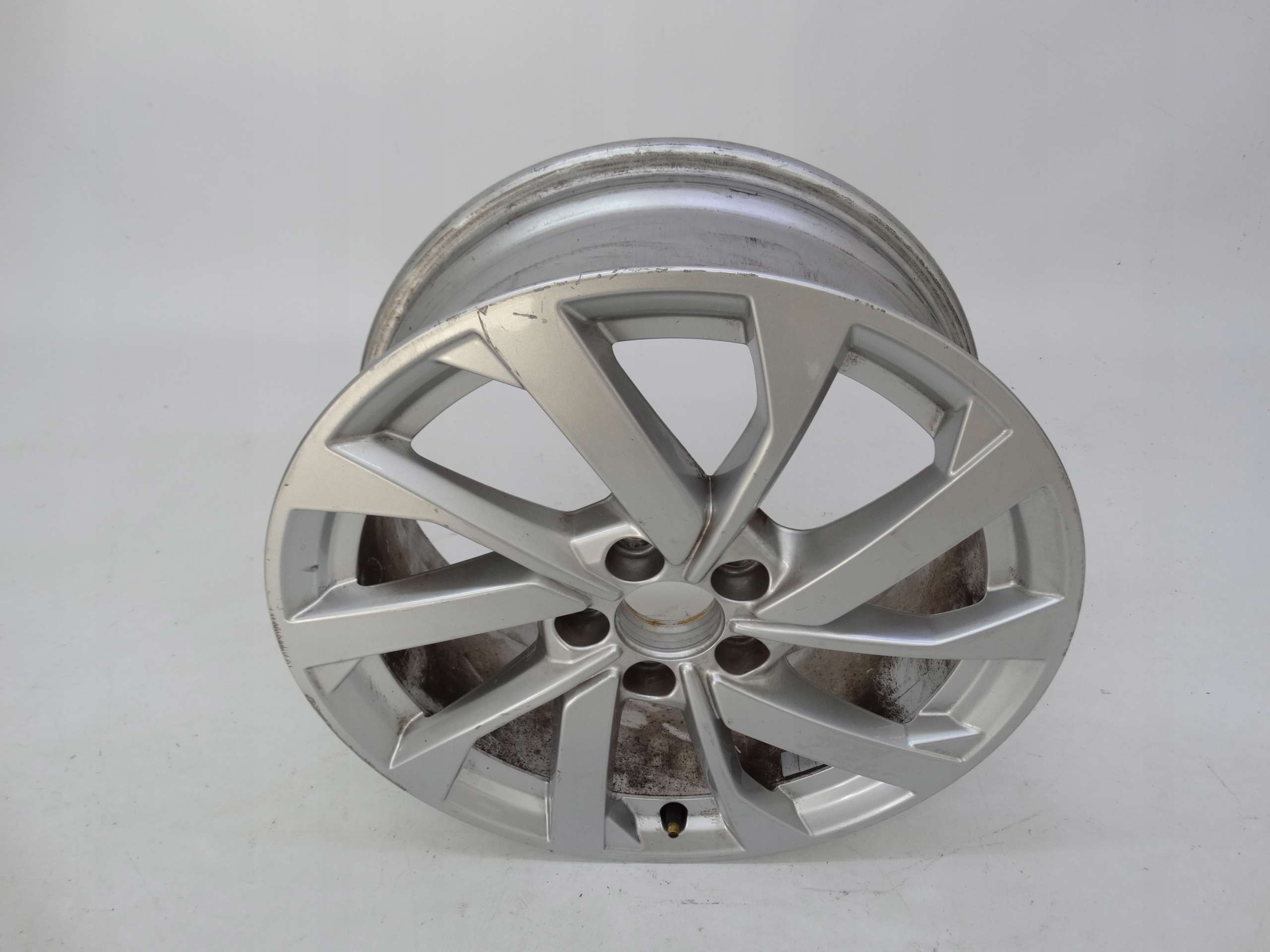 Second image of Audi A1 II 82A 2018+ felga 16 cali 82A601025B oryginalna