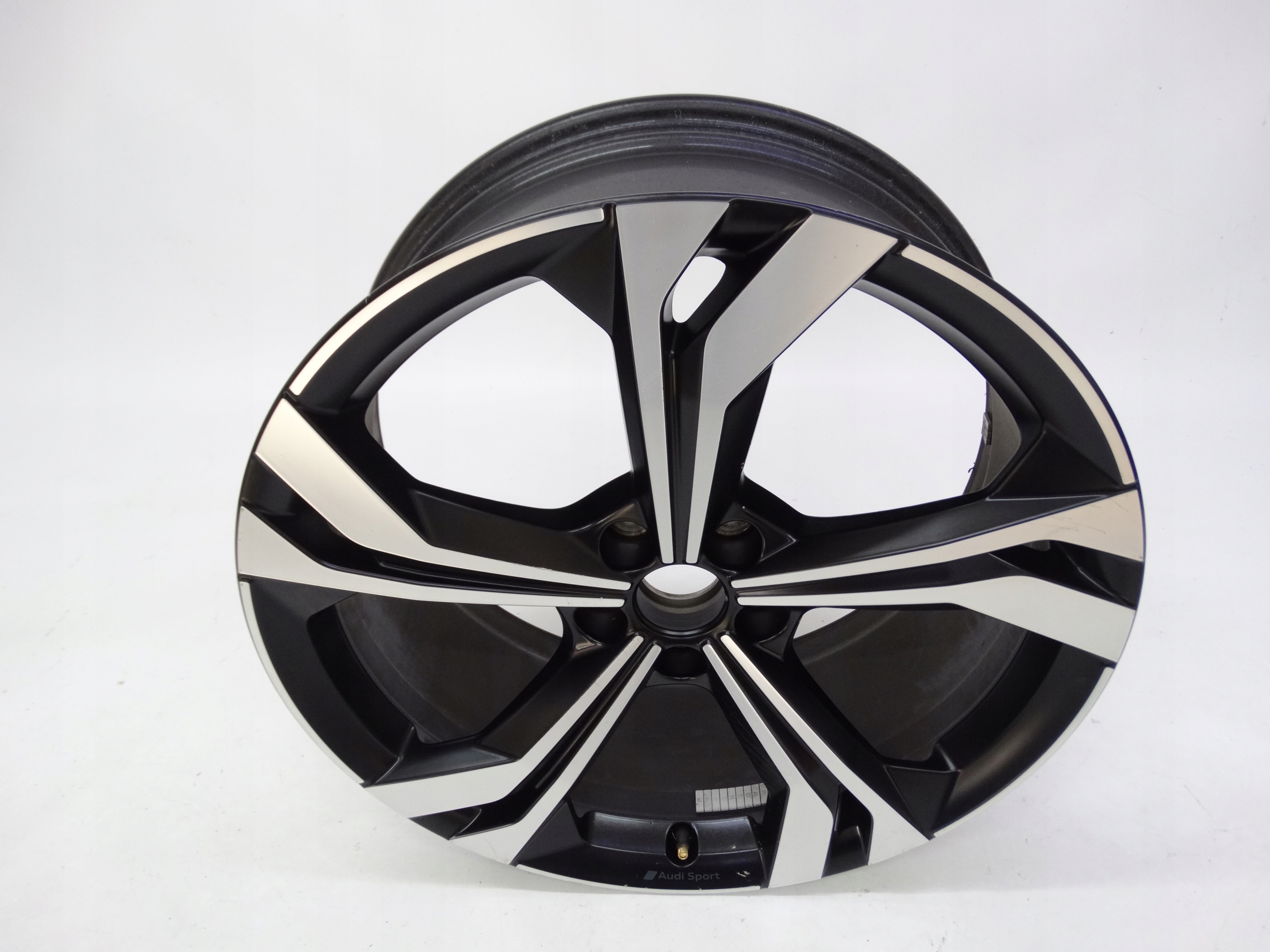 Second image of Audi Q3 II 83A felga 20 cali 83A601025AC oryginalna