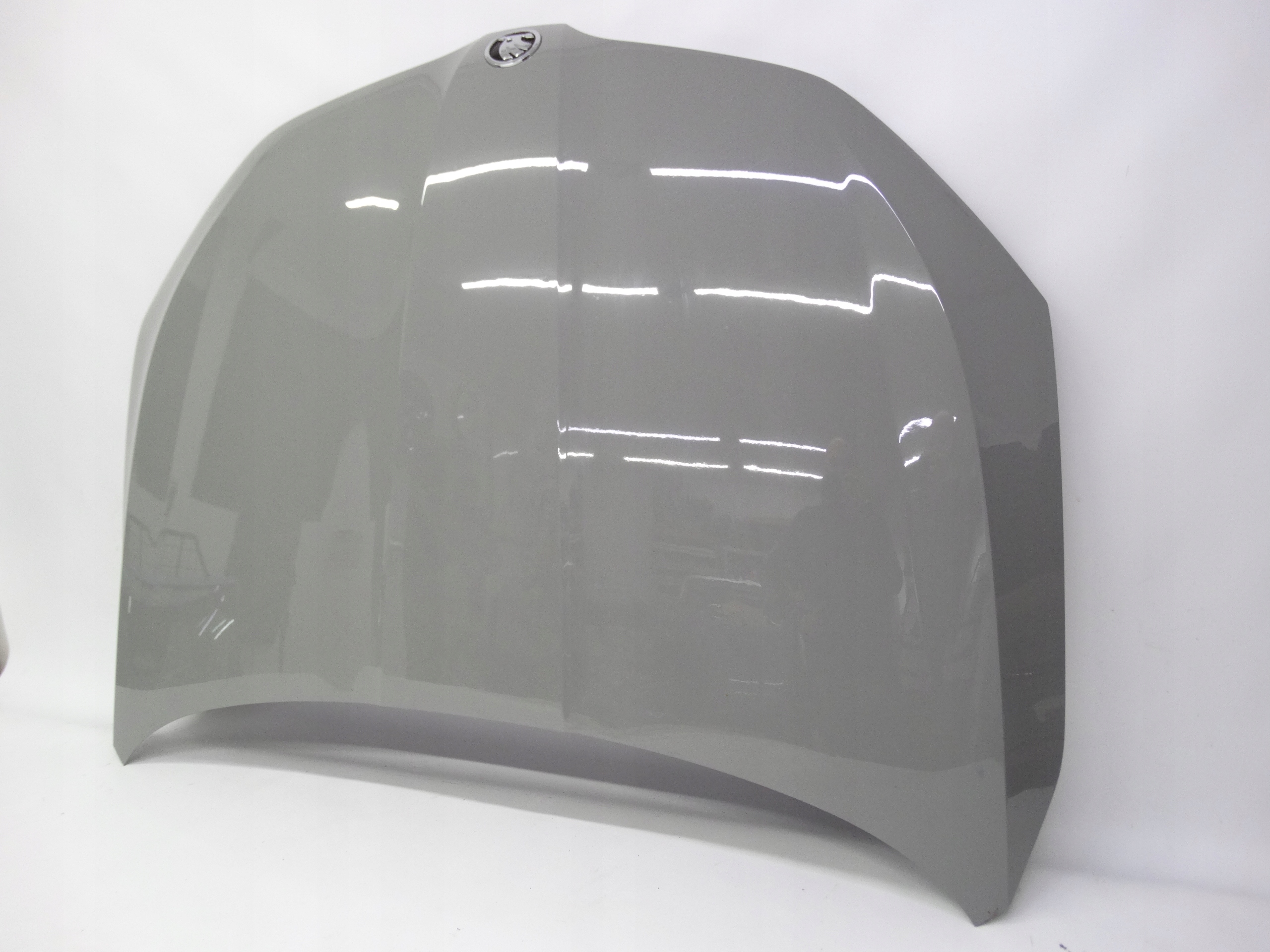 Second image of Skoda Octavia III Lift 5E0 2016-2019 maska pokrywa silnika oryginalna