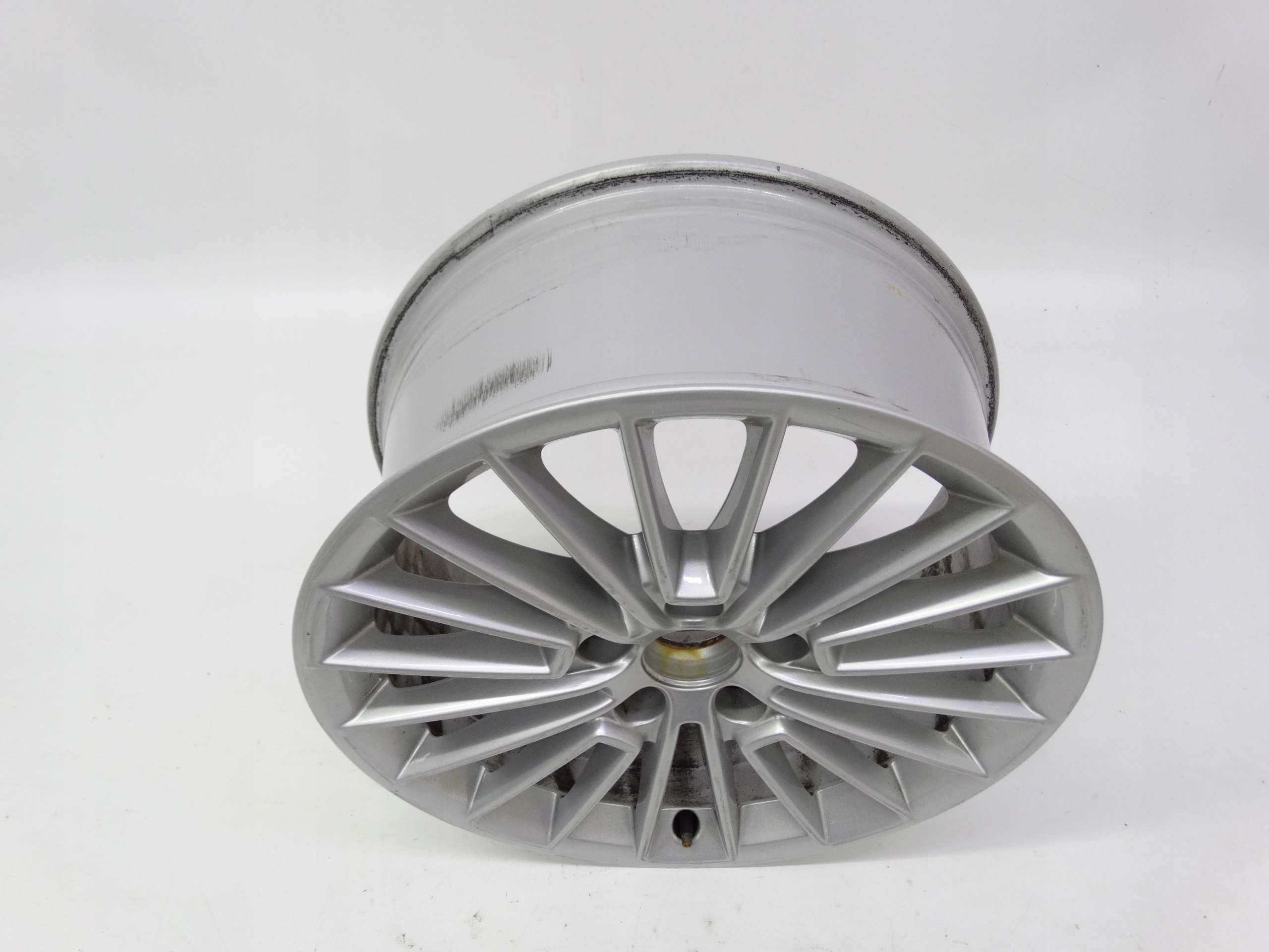 Second image of Audi A3 8Y felga 17 cali 8Y0601025B oryginalna