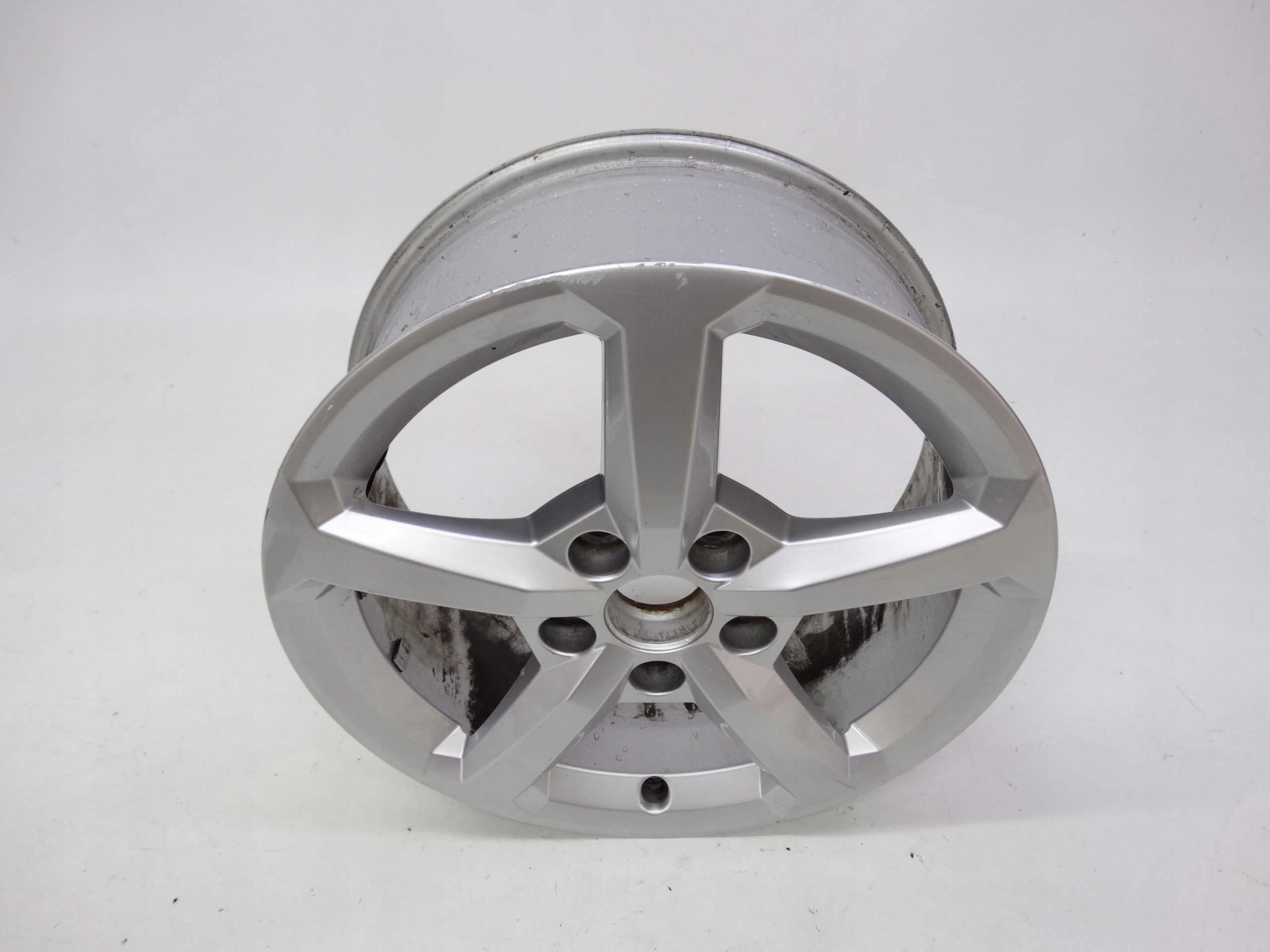 Second image of Audi Q2 81A felga 16 cali 81A601025 oryginalna