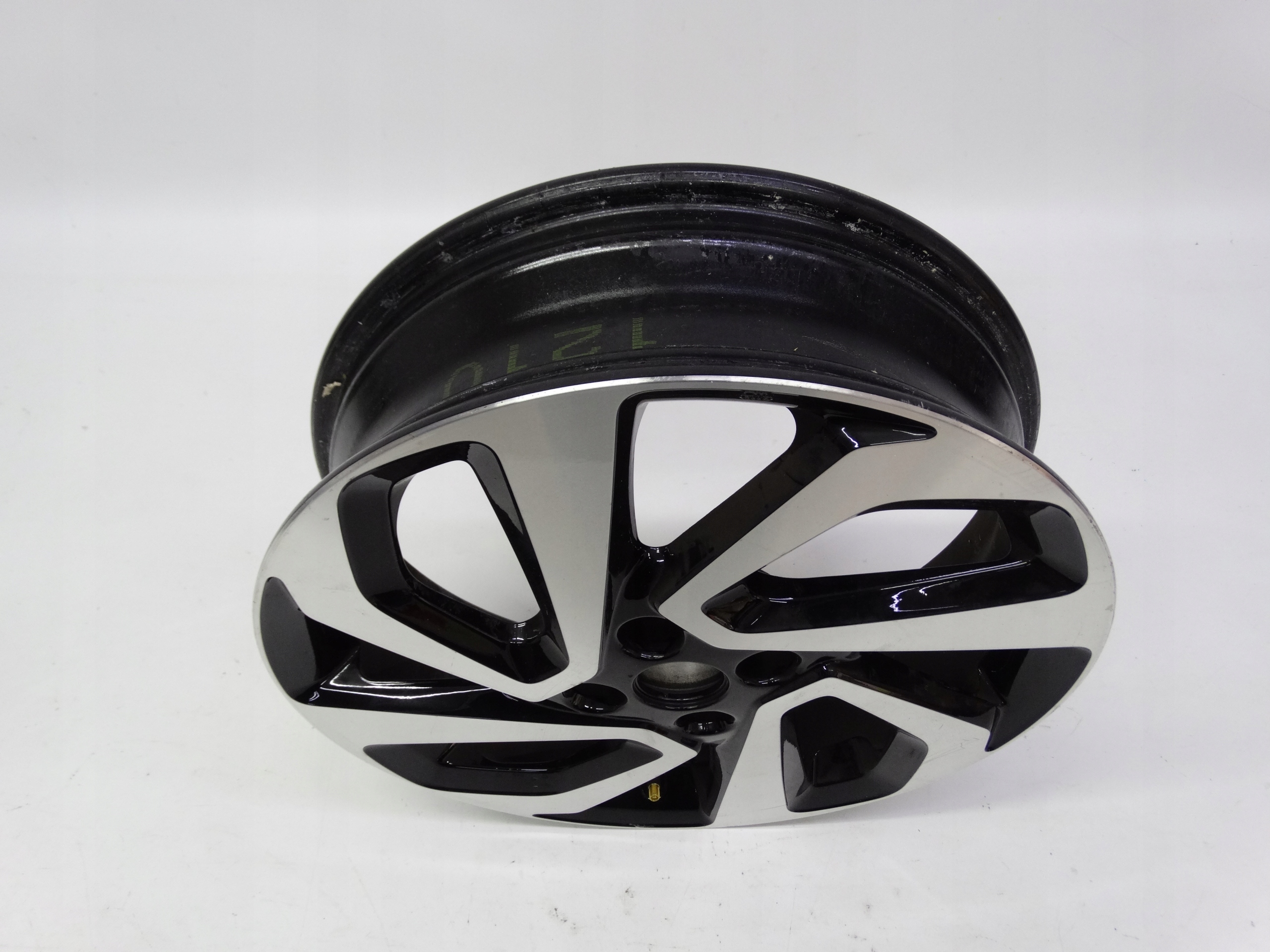 Second image of Toyota Aygo X felga 17 cali CMS1210-1 oryginalna