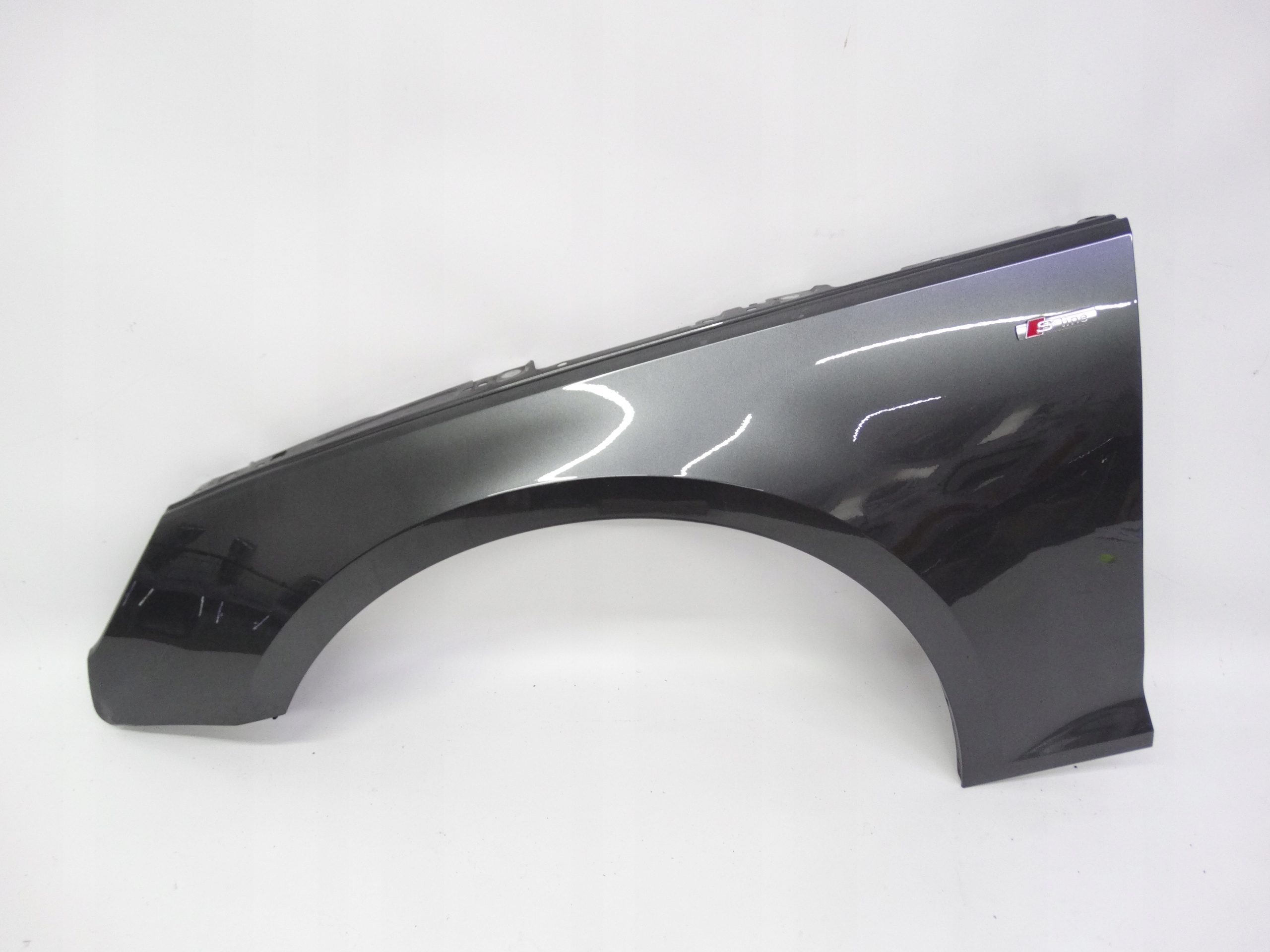 Second image of Audi A4 B9 8W0 2015-2019 błotnik lewy przedni oryginalny