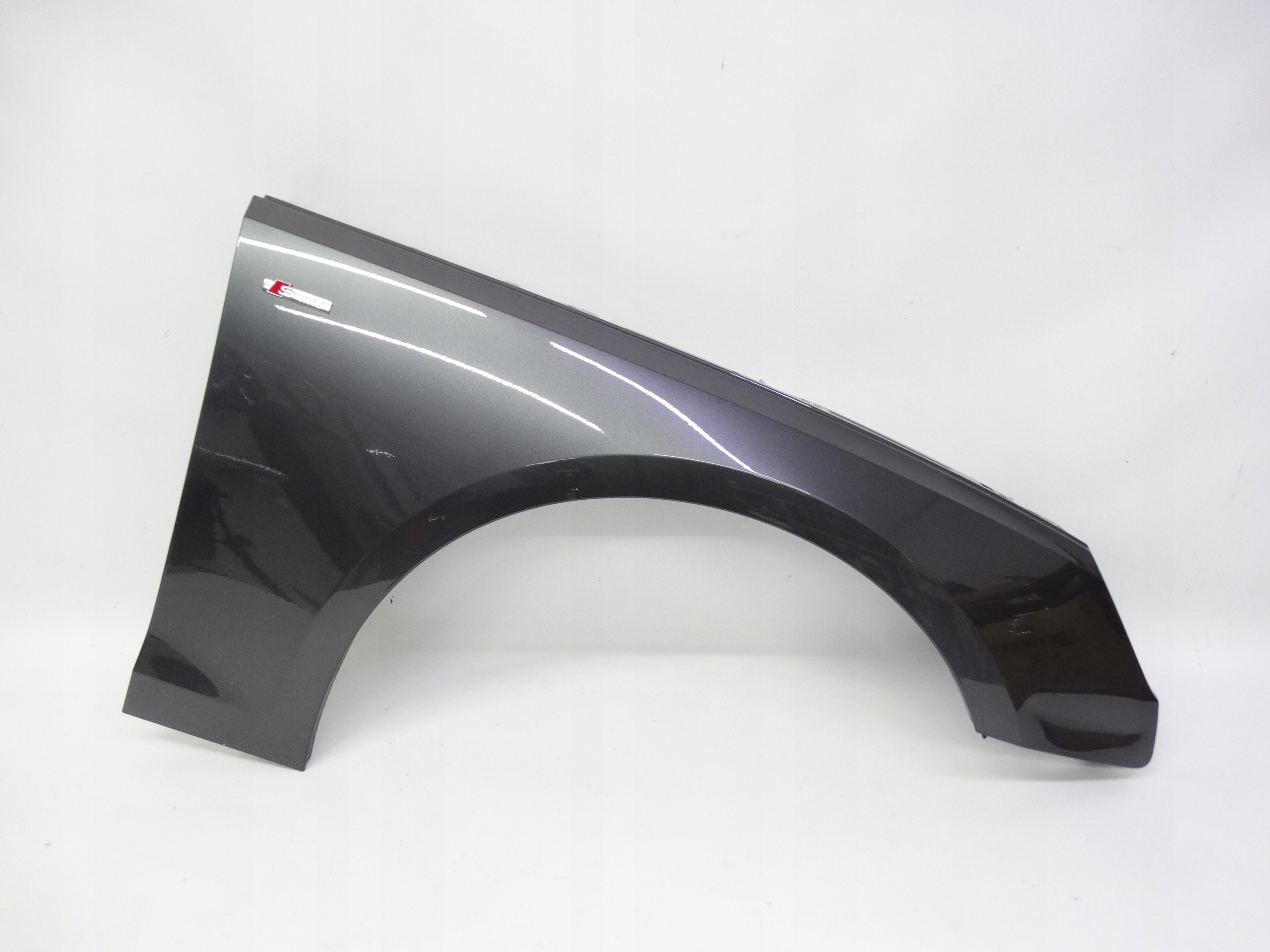 Second image of Audi A4 B9 Lift 8W0 2019-2024 błotnik prawy przedni oryginalny