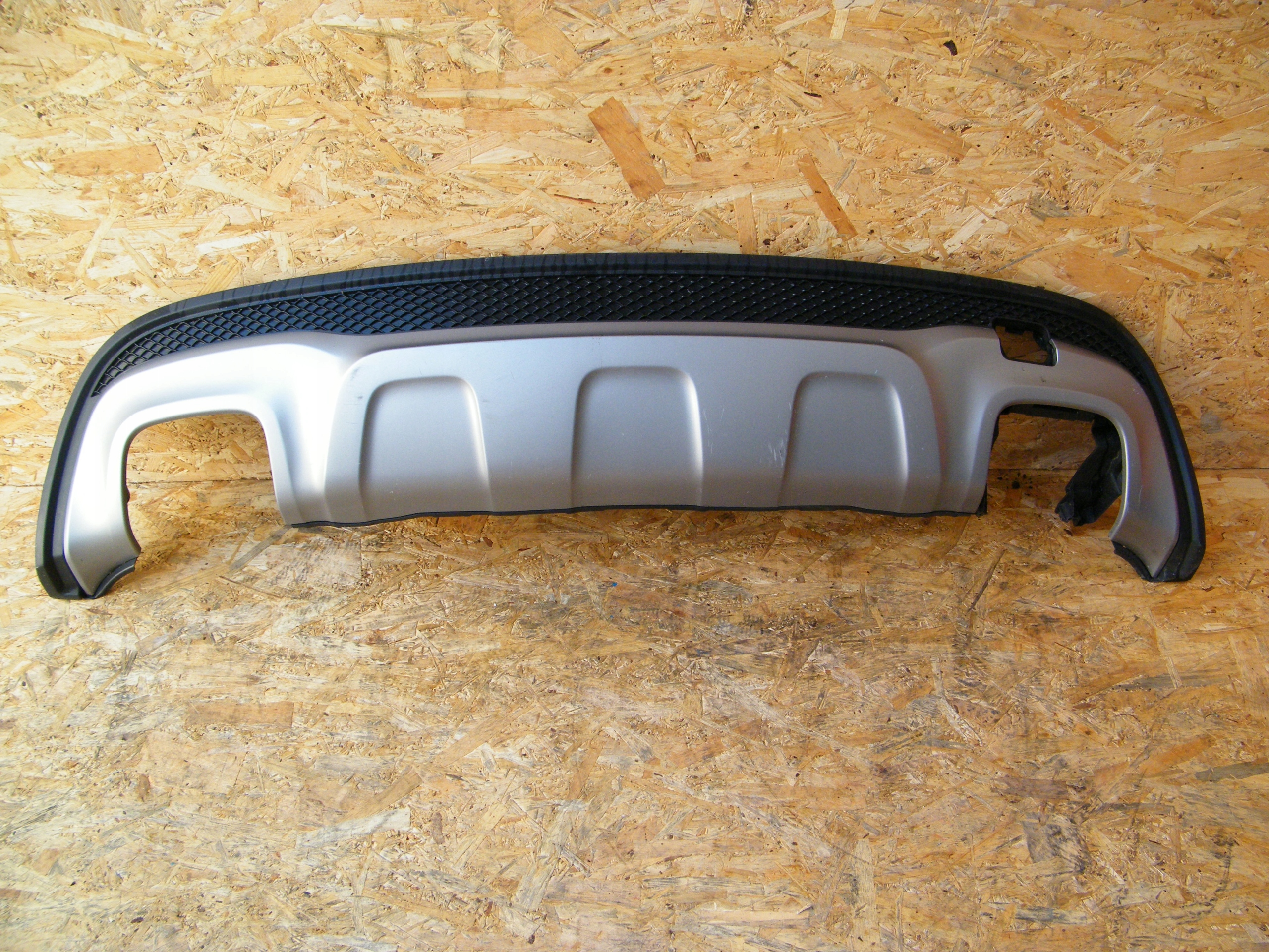 Dokładka zderzaka Mercedes W156 GLA AMG Spoiler