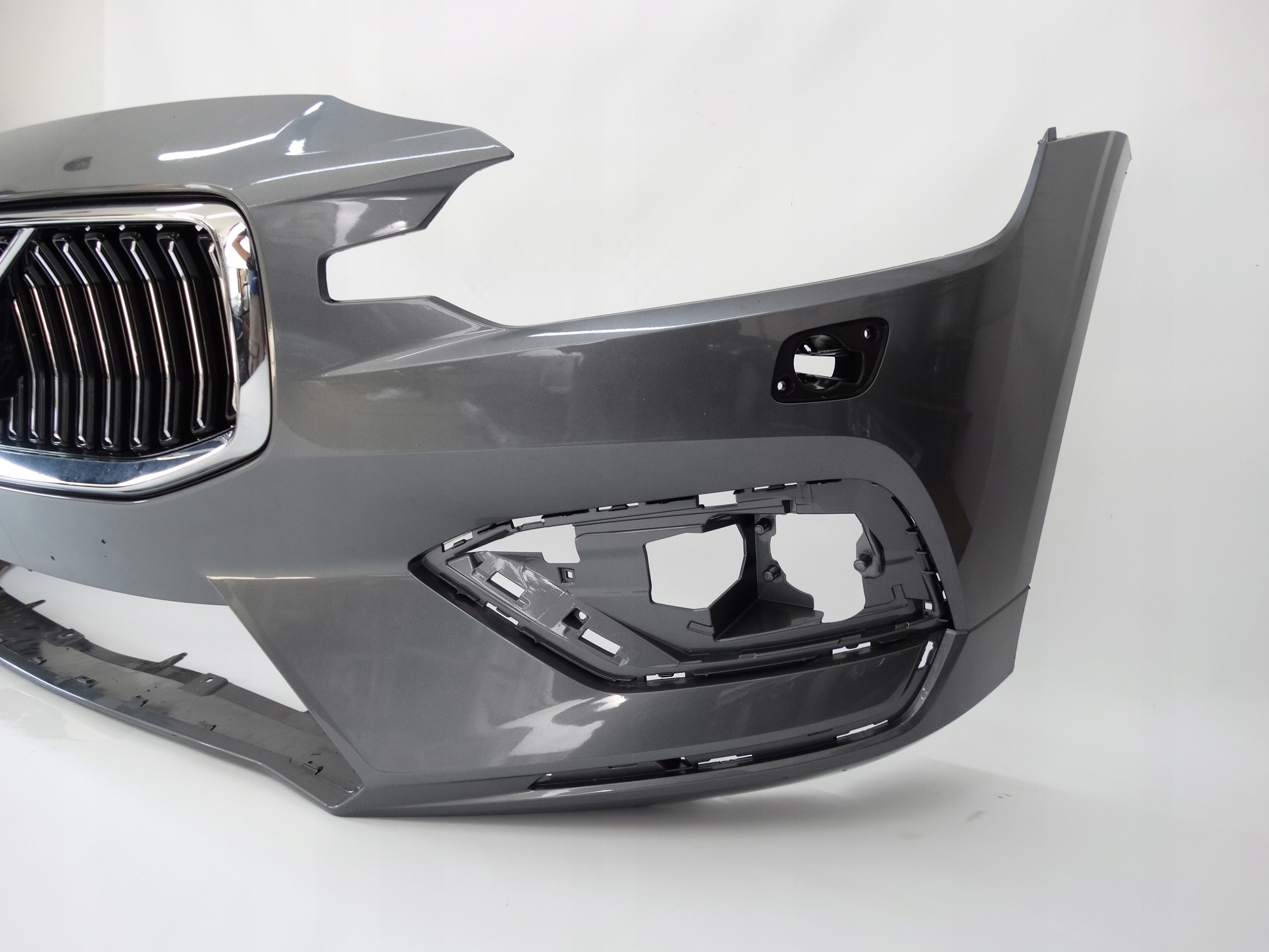 Second image of Volvo V V60 II S60 III 18- zderzak przedni grill