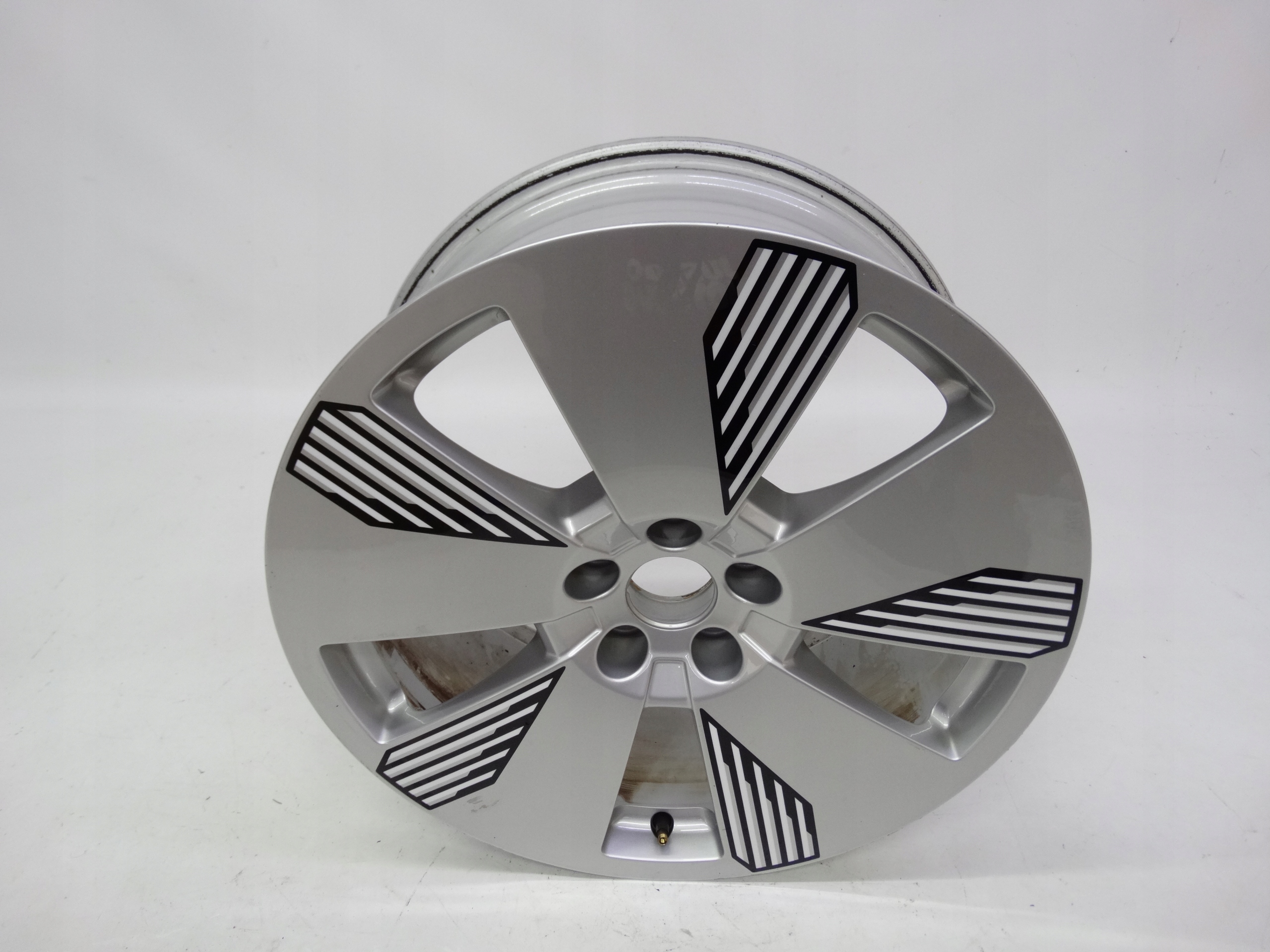 Second image of Audi E-Tron 4KE felga 19 cali 4KE601025Q oryginalna