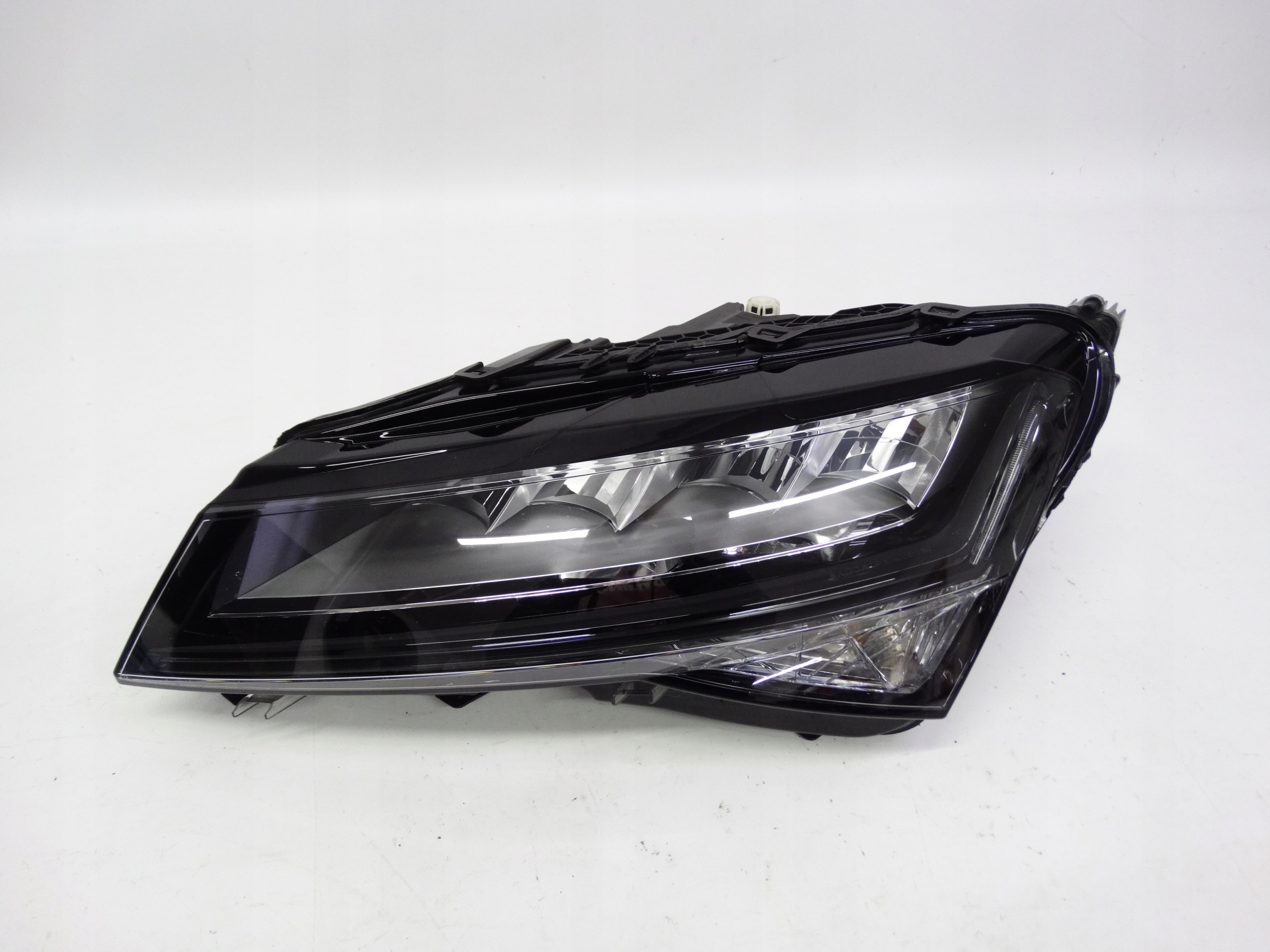 Second image of Skoda SuperB III Lift 2019-2024 lampa lewa Full LED 3V1941015C oryginalna