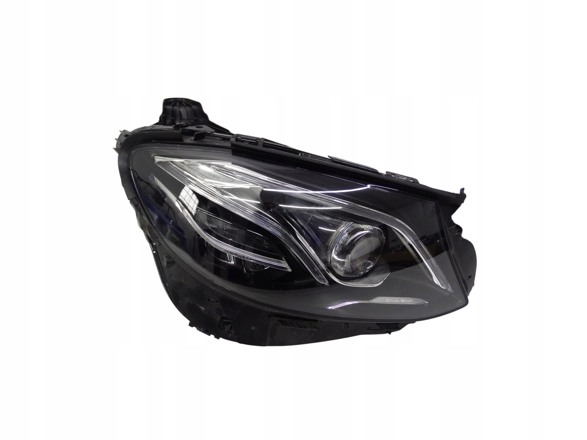 Mercedes E-Klasa W213 2016-2020 lampa prawa Multibeam LED A2139062606