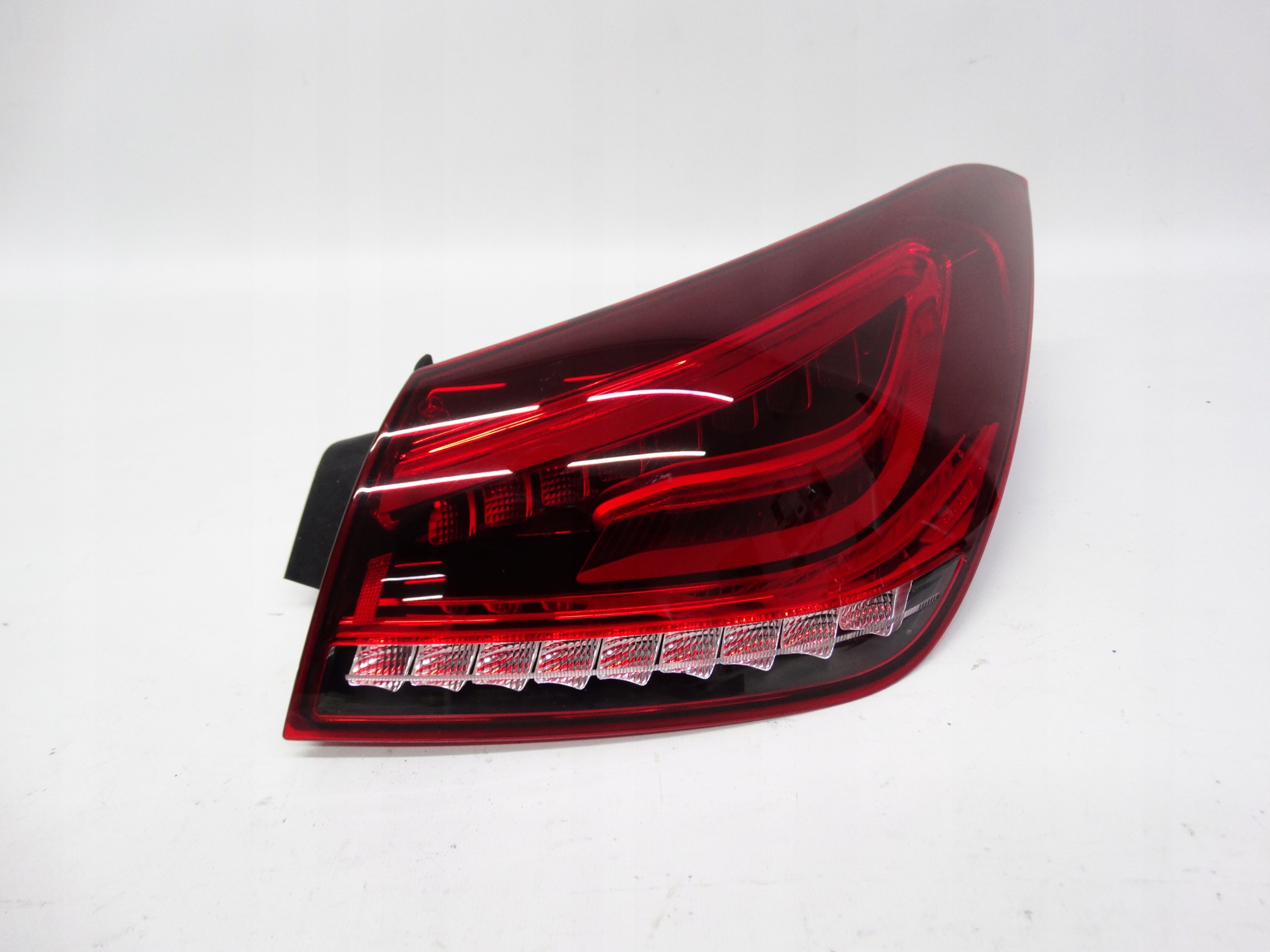 Second image of Mercedes CLA II C118 Shooting Brake X118 lampa tylna prawa LED A1189067600