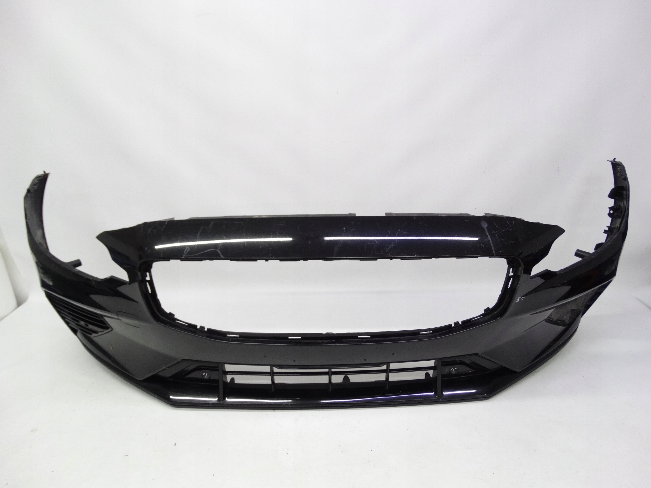 Second image of Volvo V60 II R-Design S60 III 2018+ zderzak przedni 31690530 oryginalny