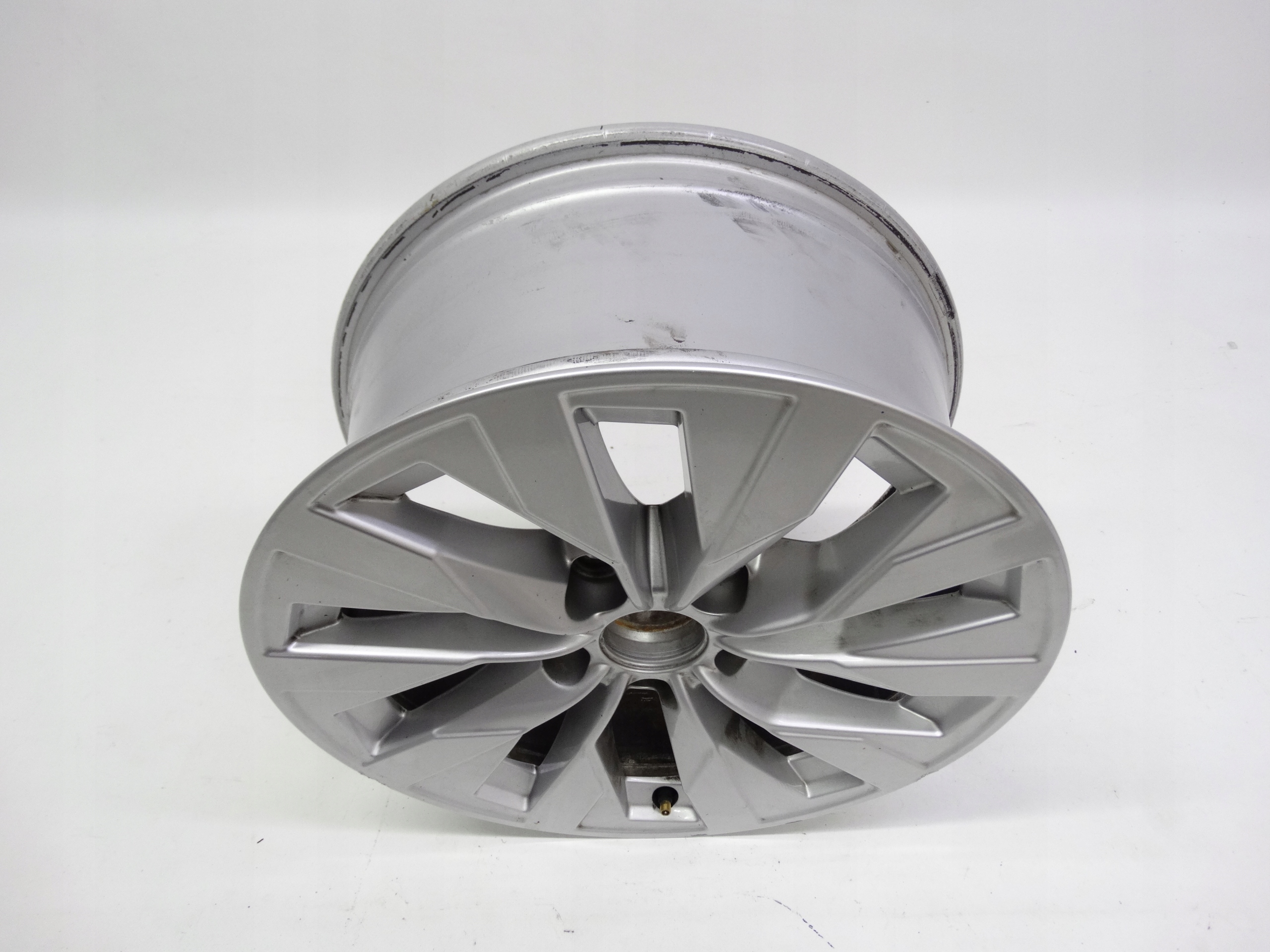 Second image of Audi A3 8Y felga 16 cali 8Y0601025T oryginalna