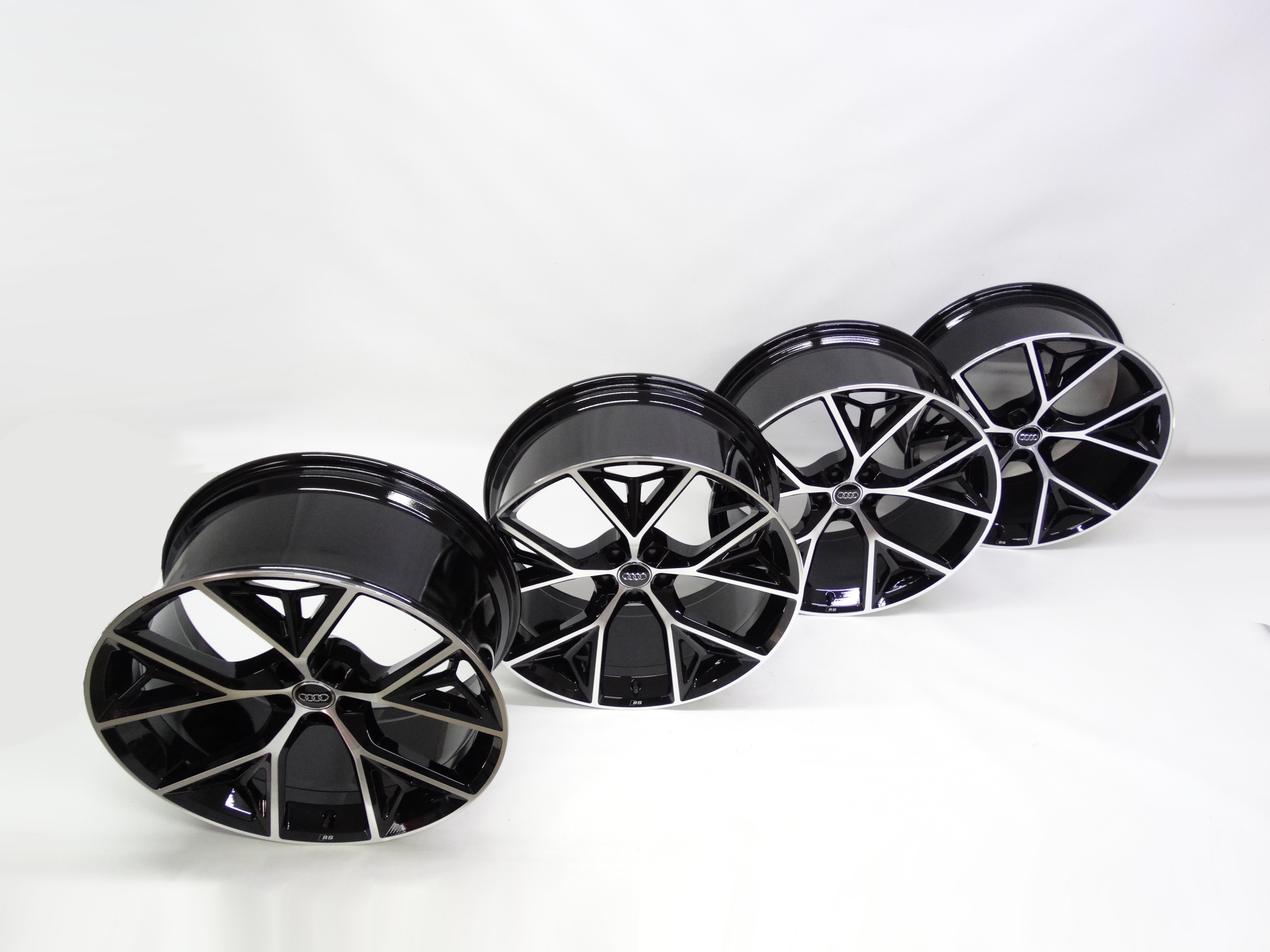 Second image of Audi RSQ8 SQ8 Q8 komplet felg 22 cale 4M8601025AB oryginalne