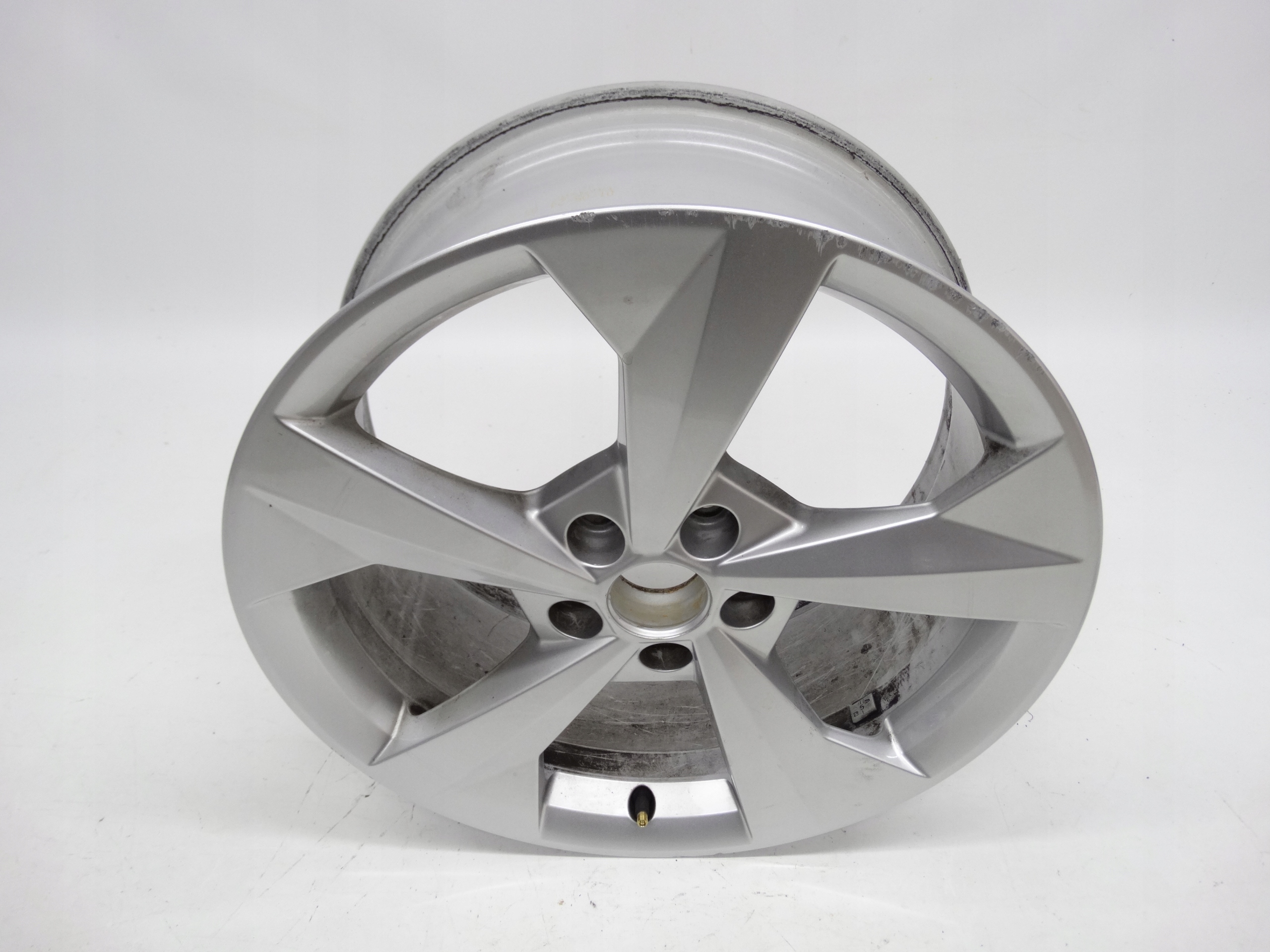 Second image of Audi A3 8Y felga 18 cali 8Y0601025CP oryginalna