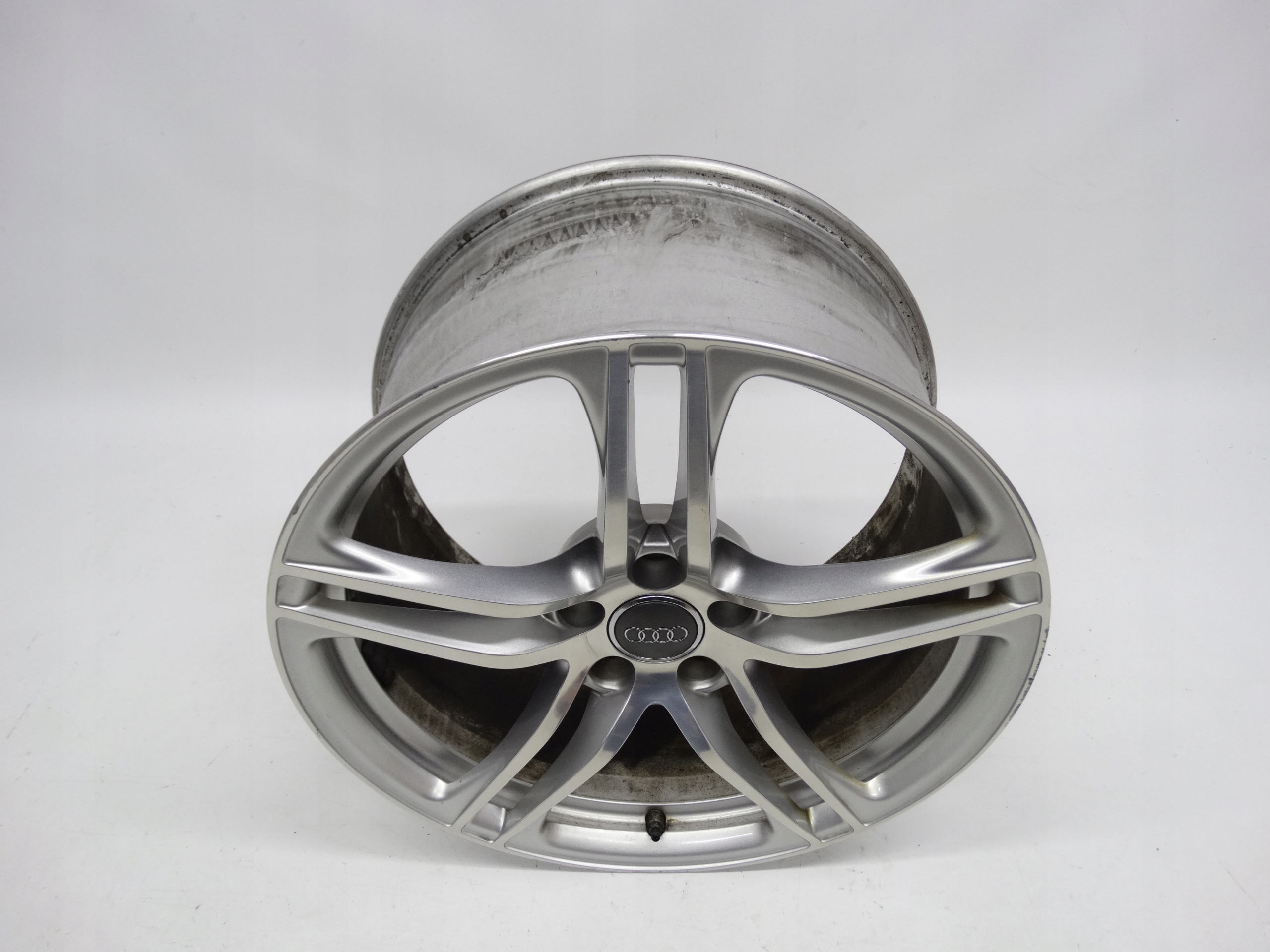 Second image of Audi R8 felga 19 cali tylna 420601025E oryginalna