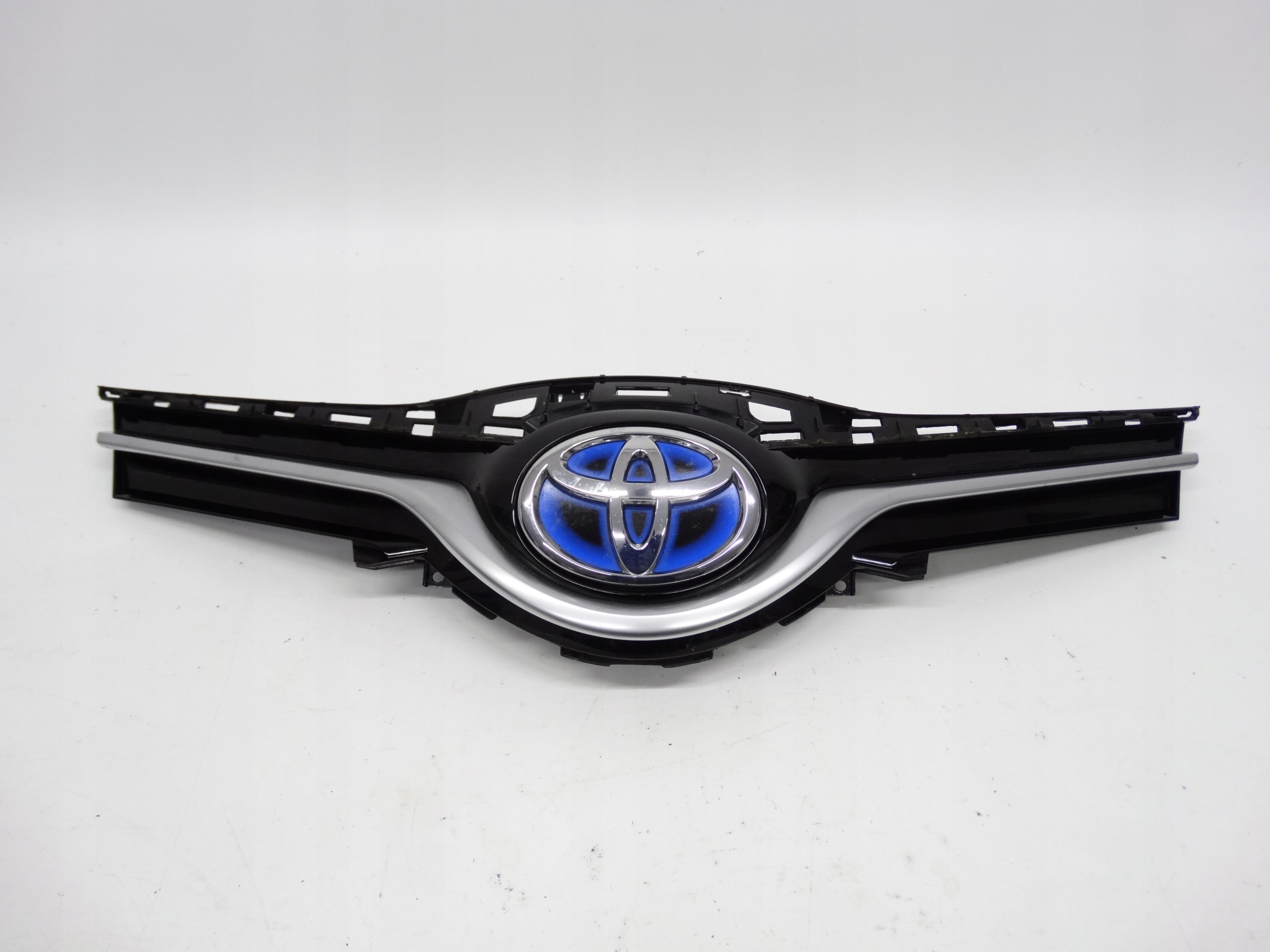 Second image of Toyota Yaris III Lift Hybryda 2014-2017 grill atrapa chłodnicy 53101-0D650