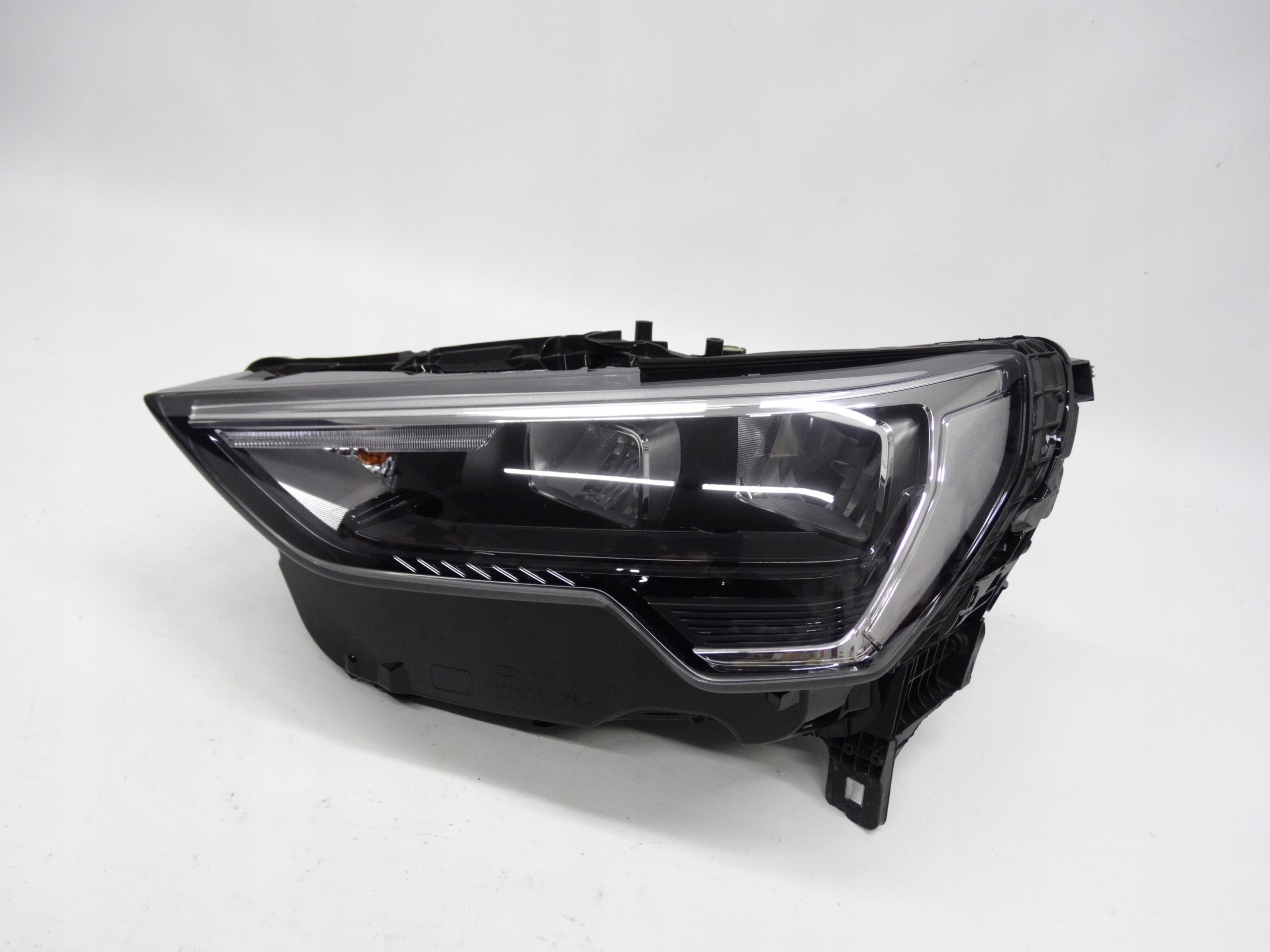 Second image of Audi Q3 II 83A 2018-2025 lampa lewa ECO LED 83A941011 oryginalna