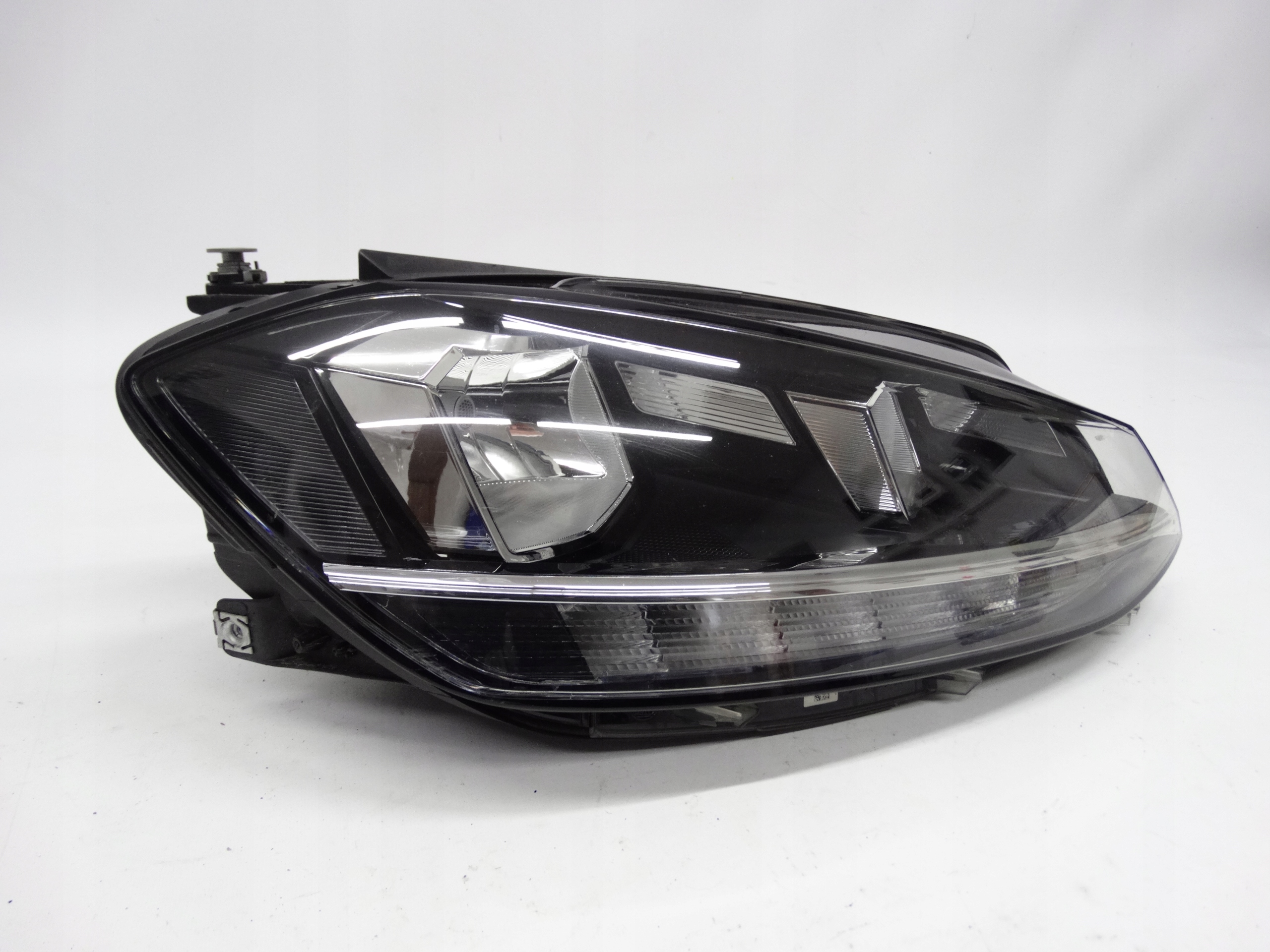 Second image of VW Golf VII Lift 2016-2020 lampa prawa zwykła 5G1941006D oryginalna