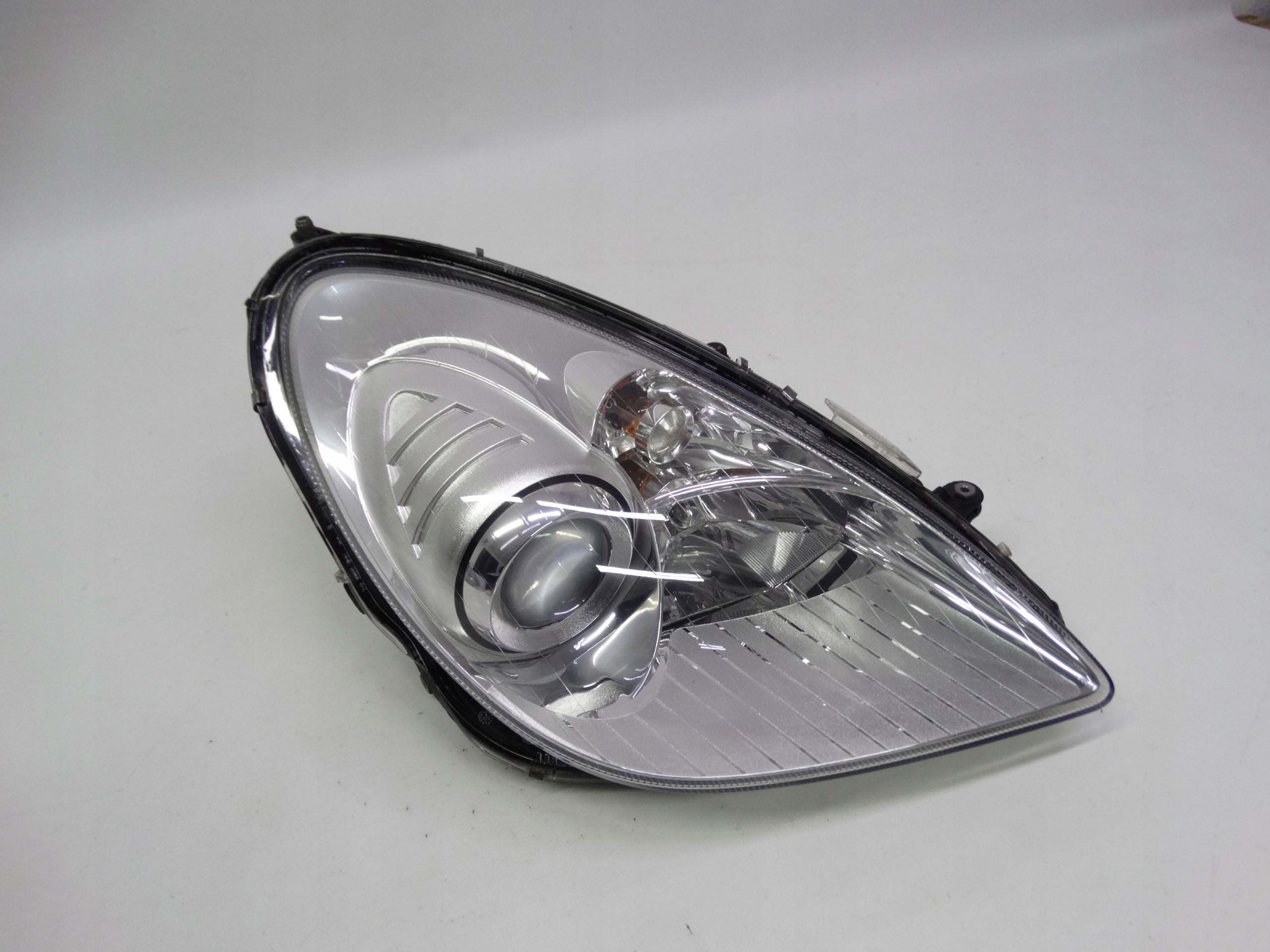Second image of Mercedes SLK II W171 R171 04-11 lampa prawa zwykła A1718203261 oryginalna
