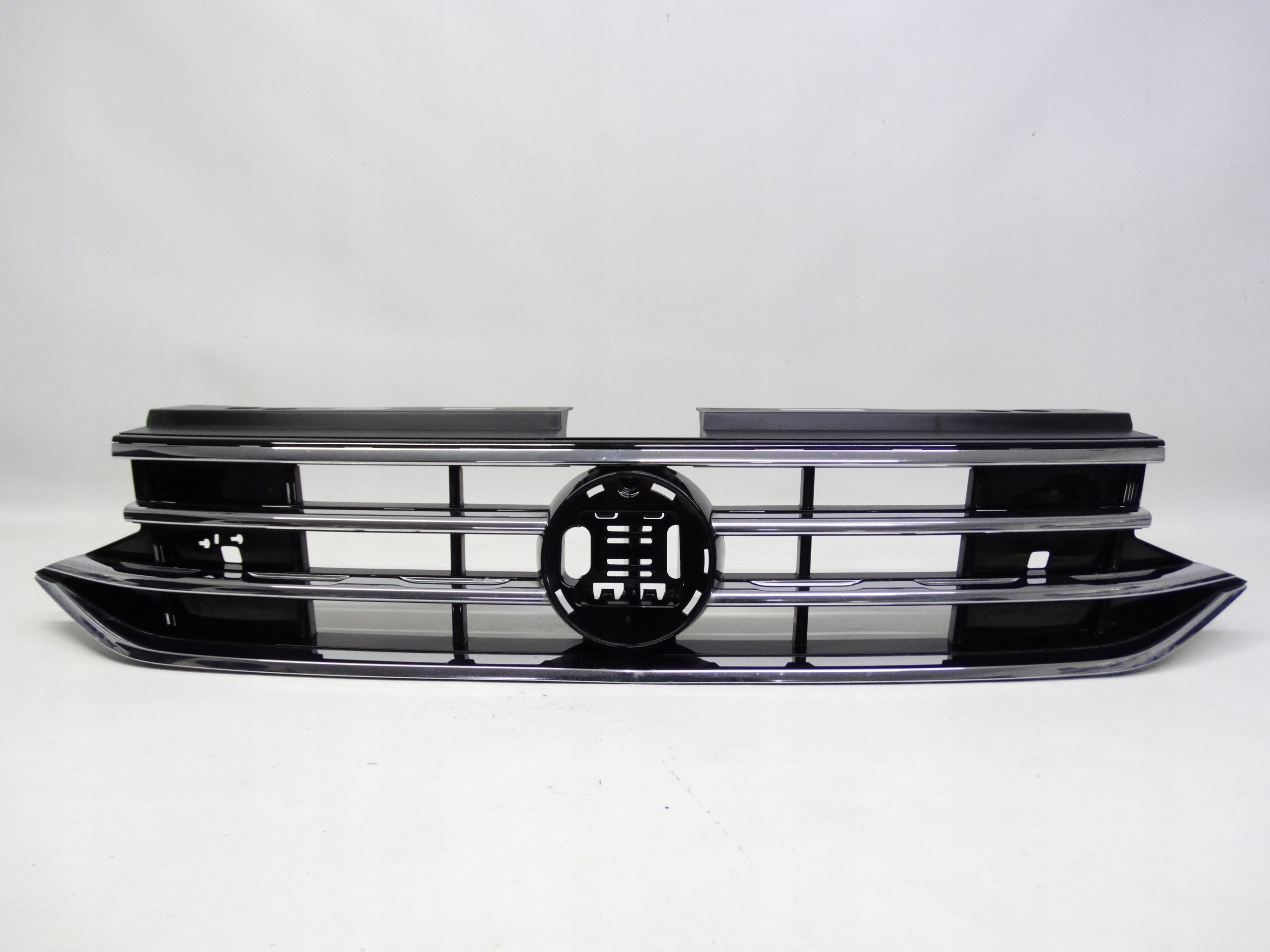 Second image of VW Tiguan II Lift 20-24 grill atrapa chłodnicy 5NA853651BF oryginalna