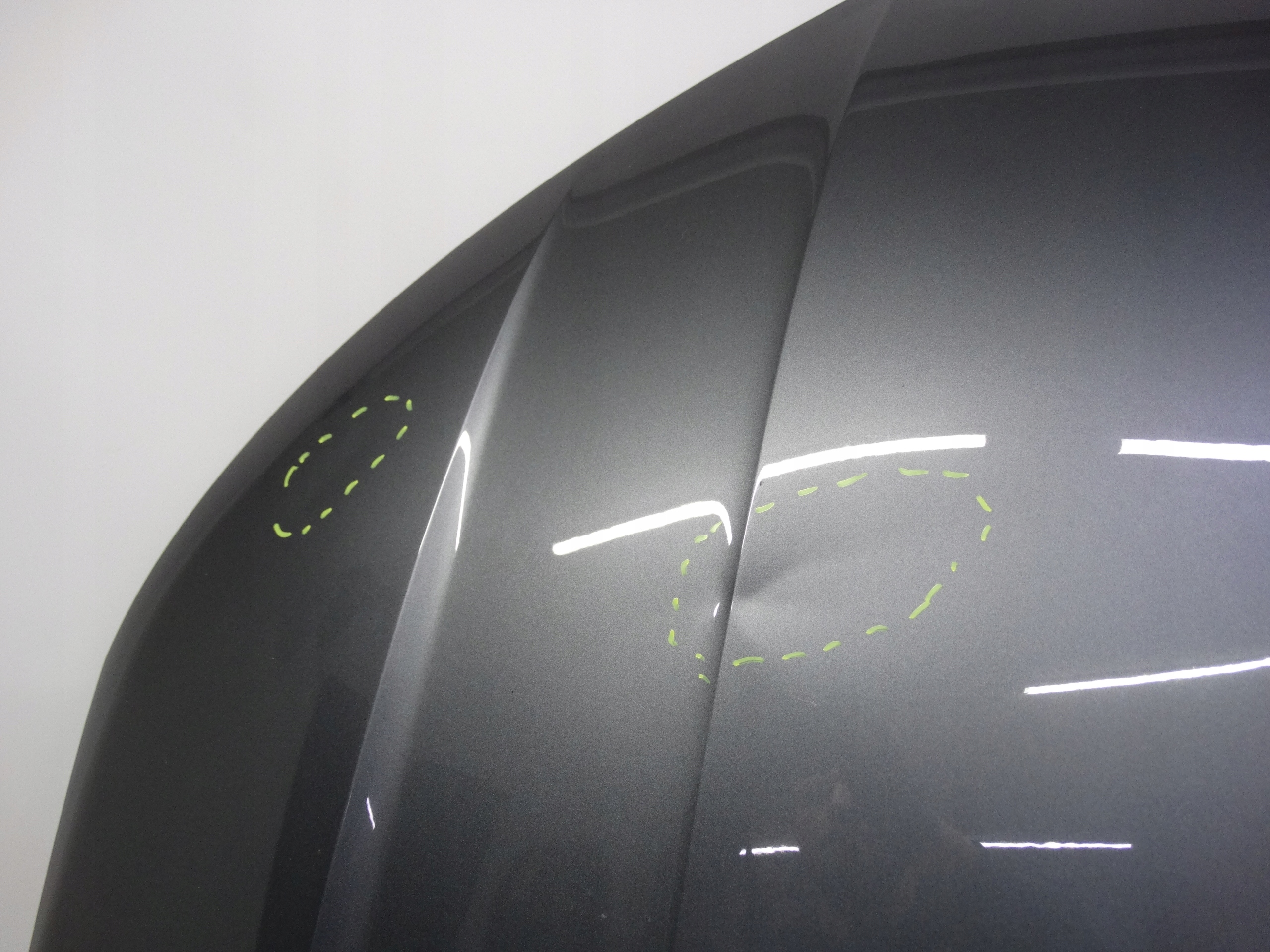 Second image of Audi A4 B9 8W 15-24 maska pokrywa silnika oryginalna