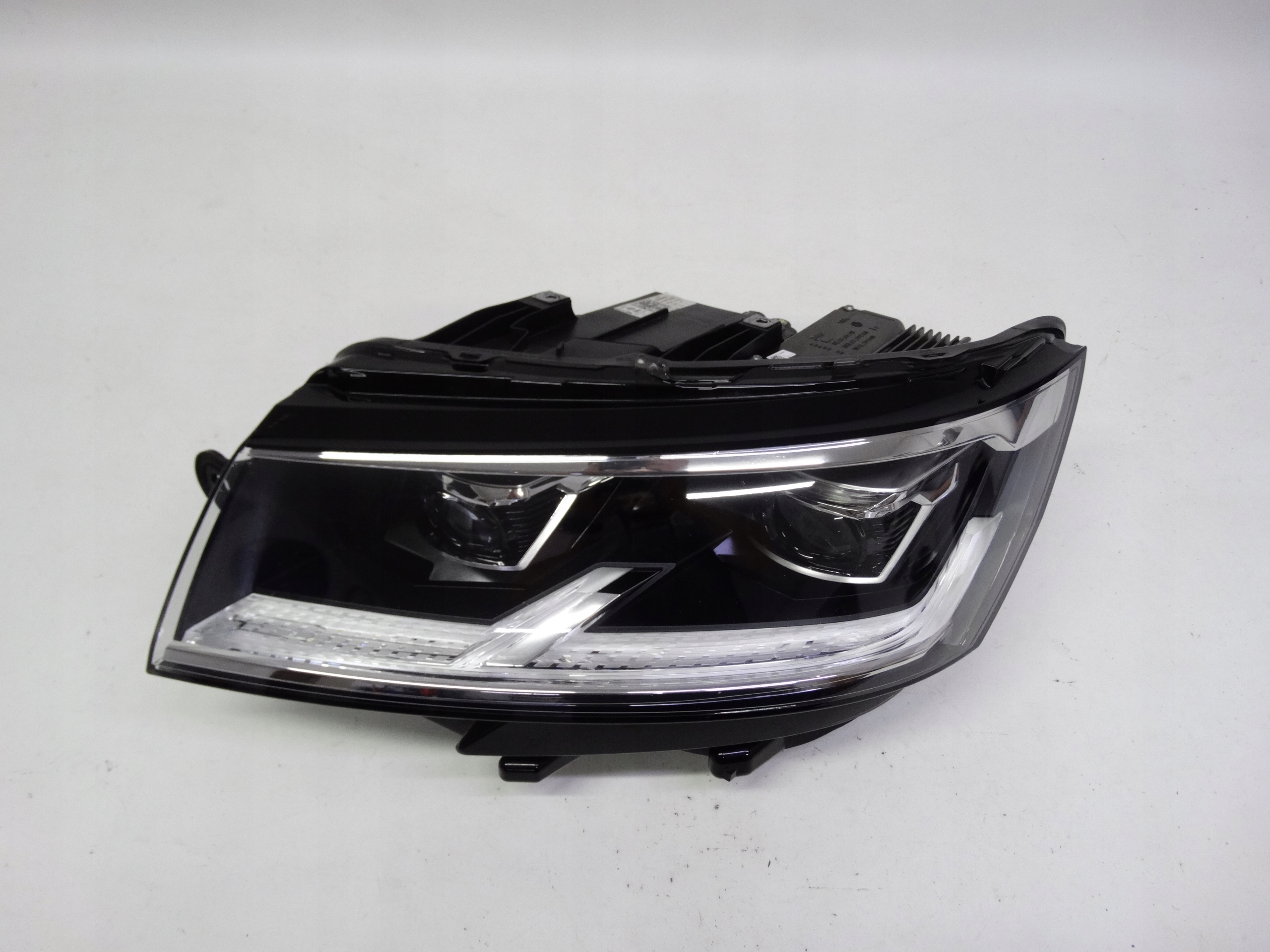 Second image of VW T6.1 Multivan 19-24 T6 Lift lampa lewa Full LED 7L1941035A oryginalna