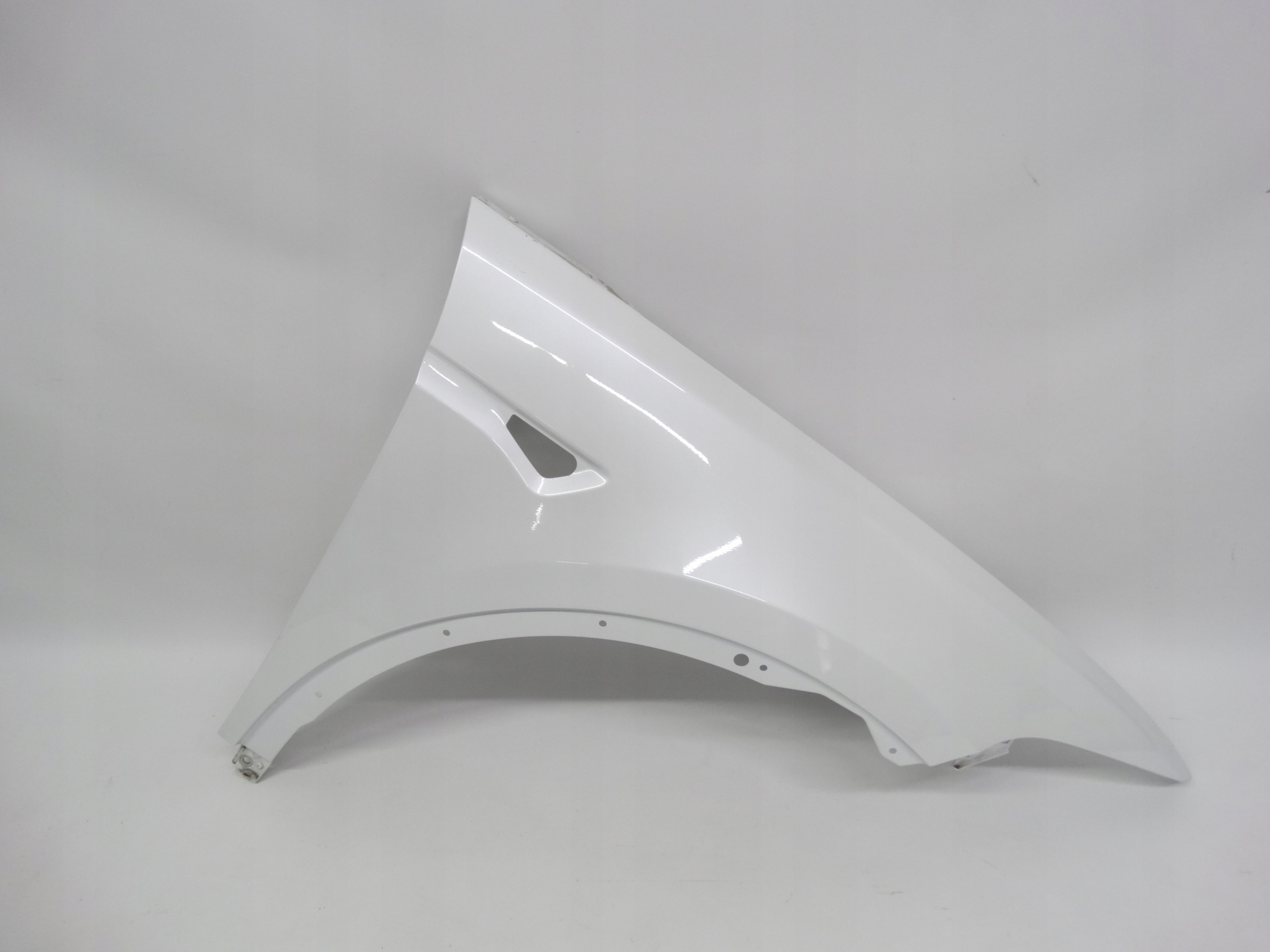 Second image of Tesla Model X 15- błotnik prawy przedni oryginalny 1061701-00-B