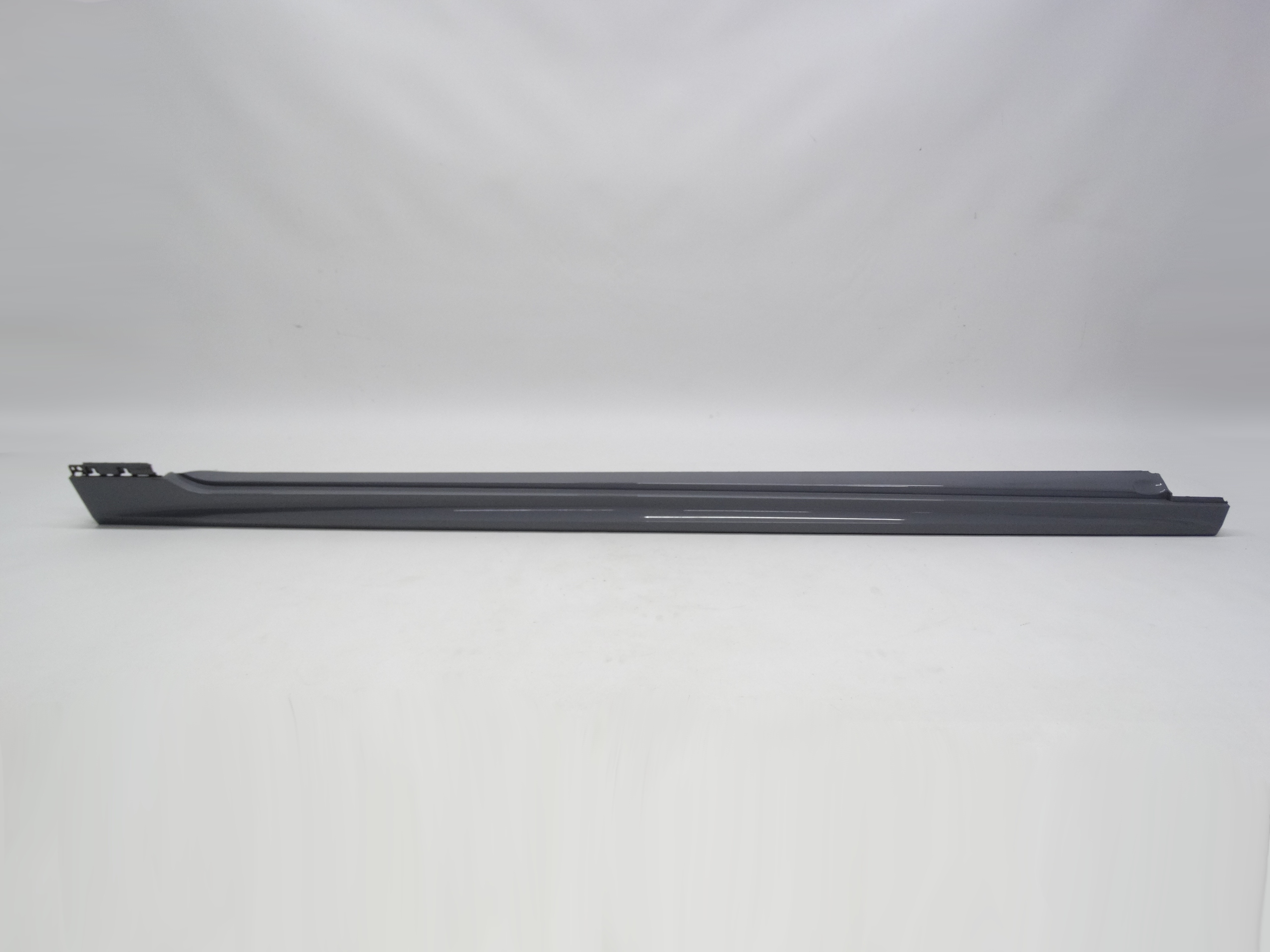 Second image of VW Passat B8 R-Line 16-24 listwa progowa prawa oryginalna 3G0853858G