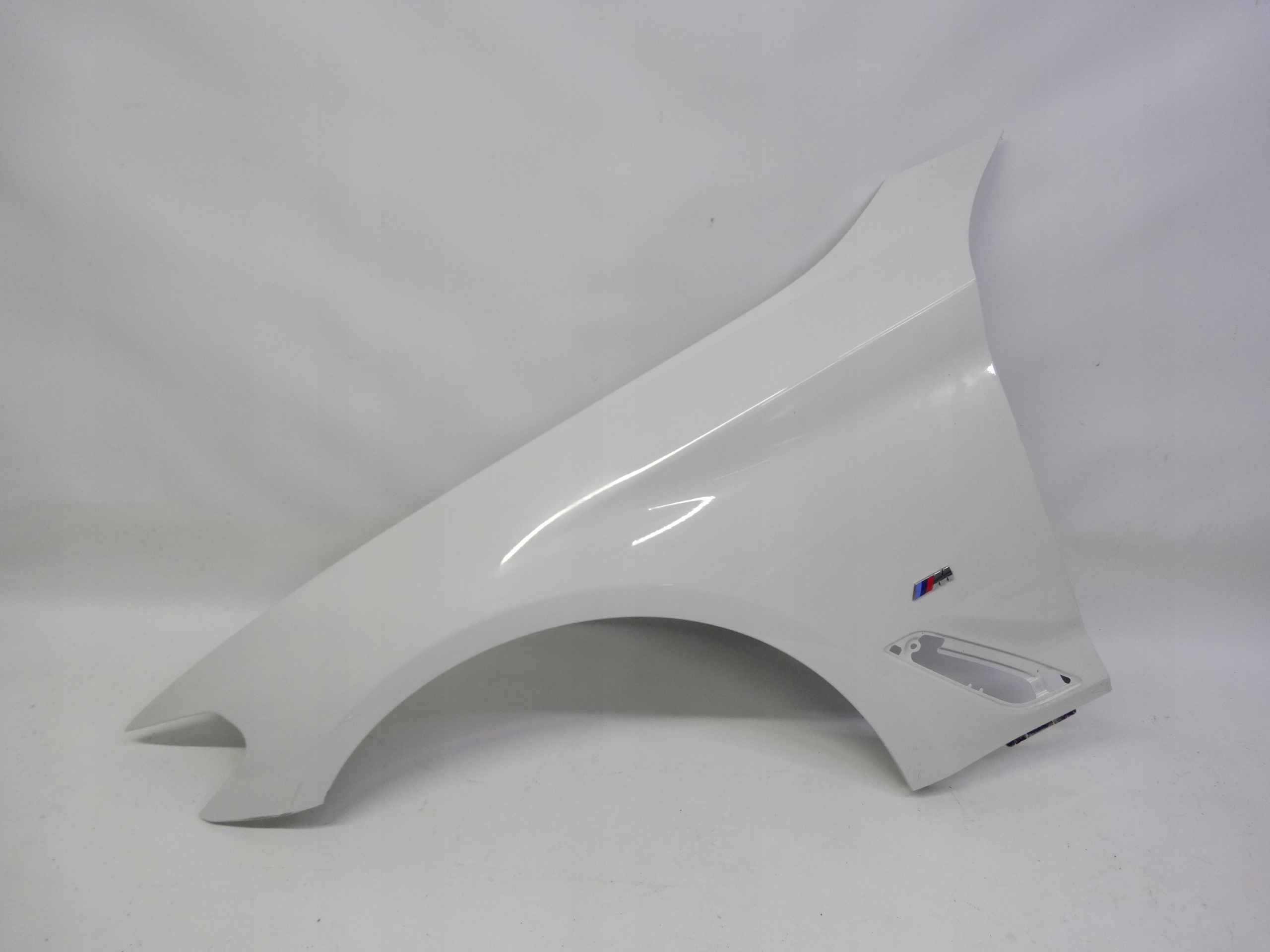 Second image of BMW 5 G30 G31 17-24 błotnik lewy przedni oryginalny