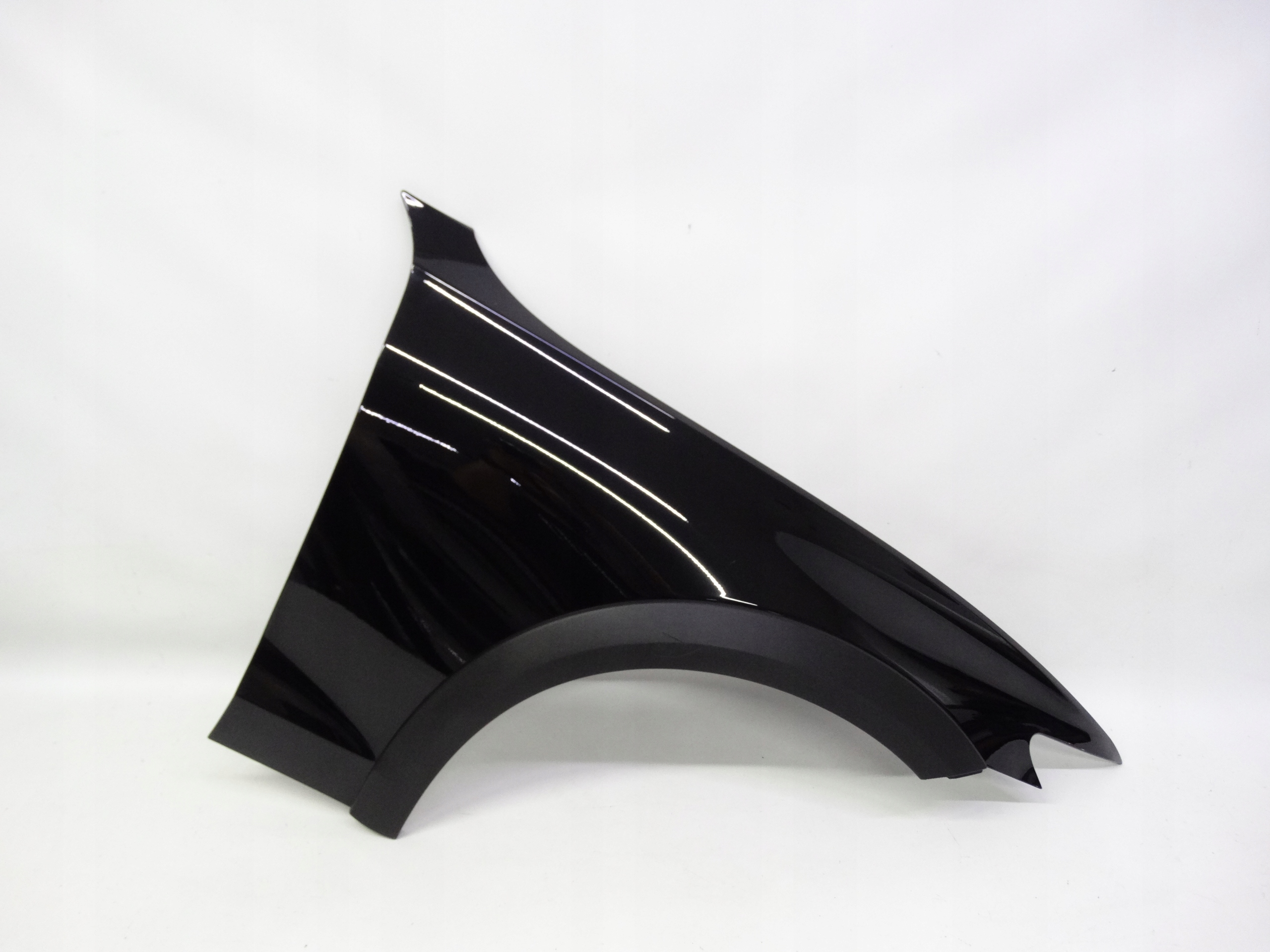 Second image of Volvo V60 II Cross Country 2018+ błotnik prawy przedni oryginalny