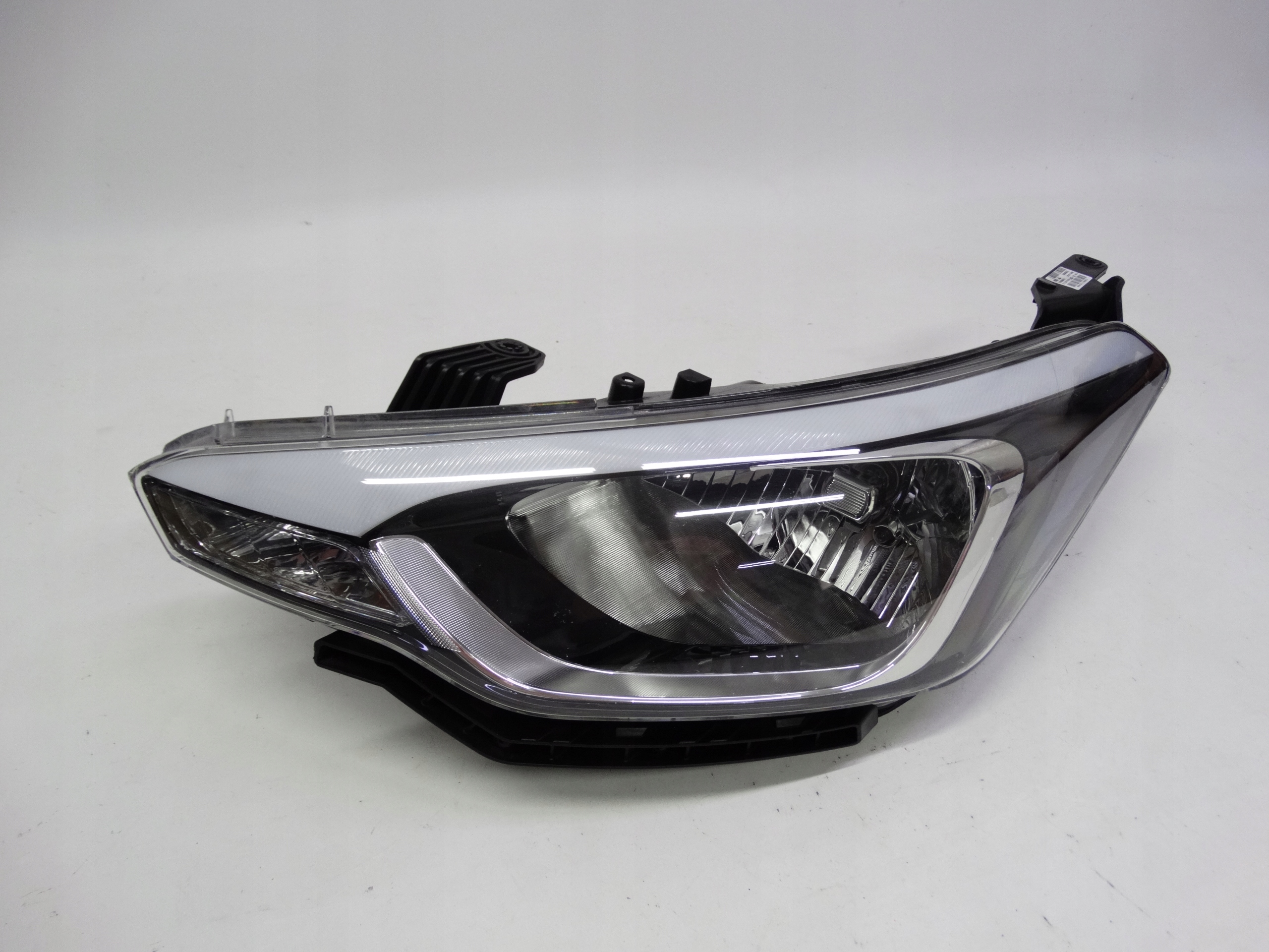 Second image of Hyundai i20 II 2014-2020 lampa lewa zwykła 92101-C8000 oryginalna