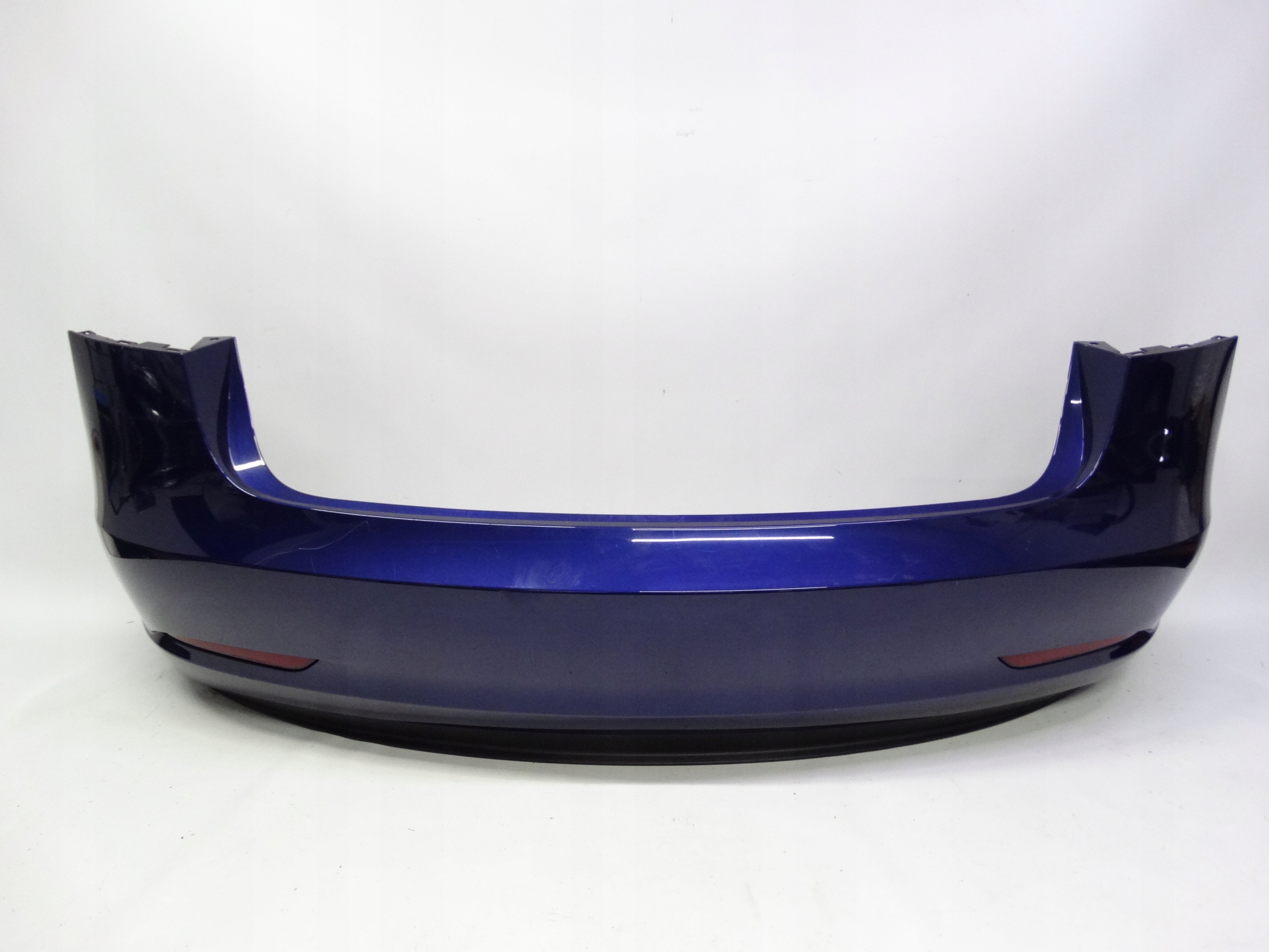 Second image of Tesla Model 3 2017-2023 zderzak tylny bez PDC 1530722-02-D oryginalny