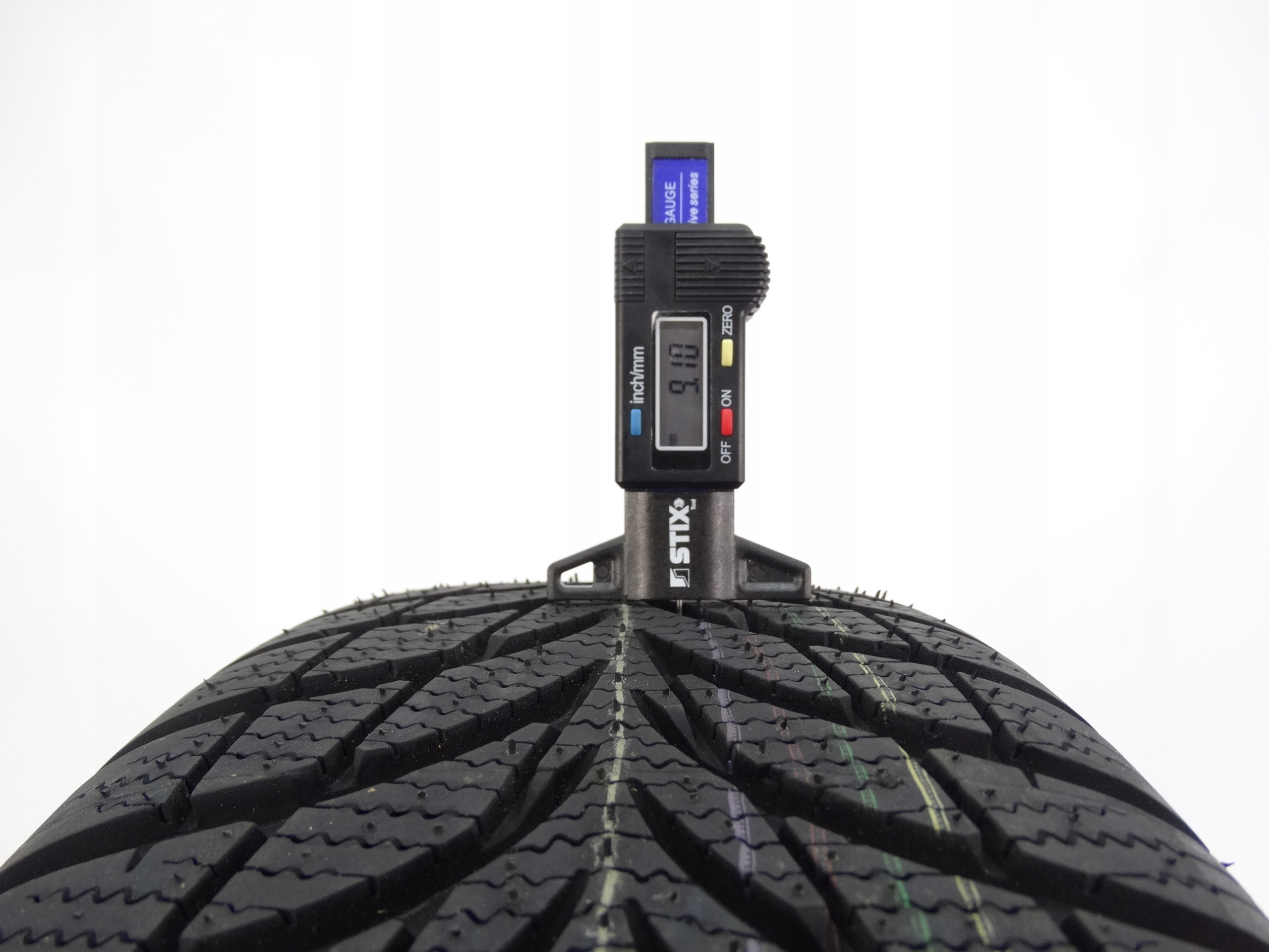 Second image of Goodyear UltraGrip 7+ 205/55/16 9,1mm 2019