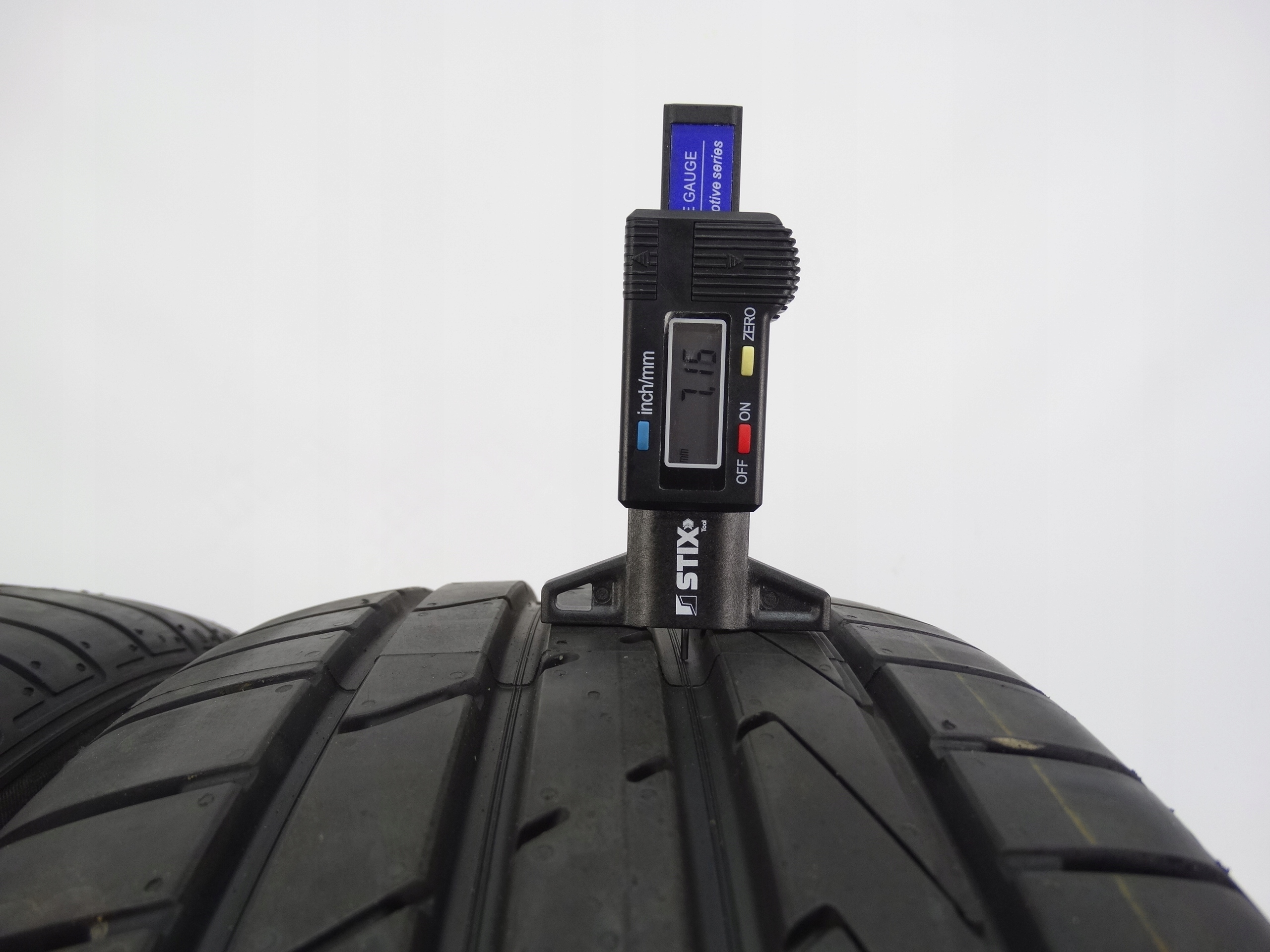 Second image of Hankook Ventus S1 Evo2 205/45/17 7,1mm 2015