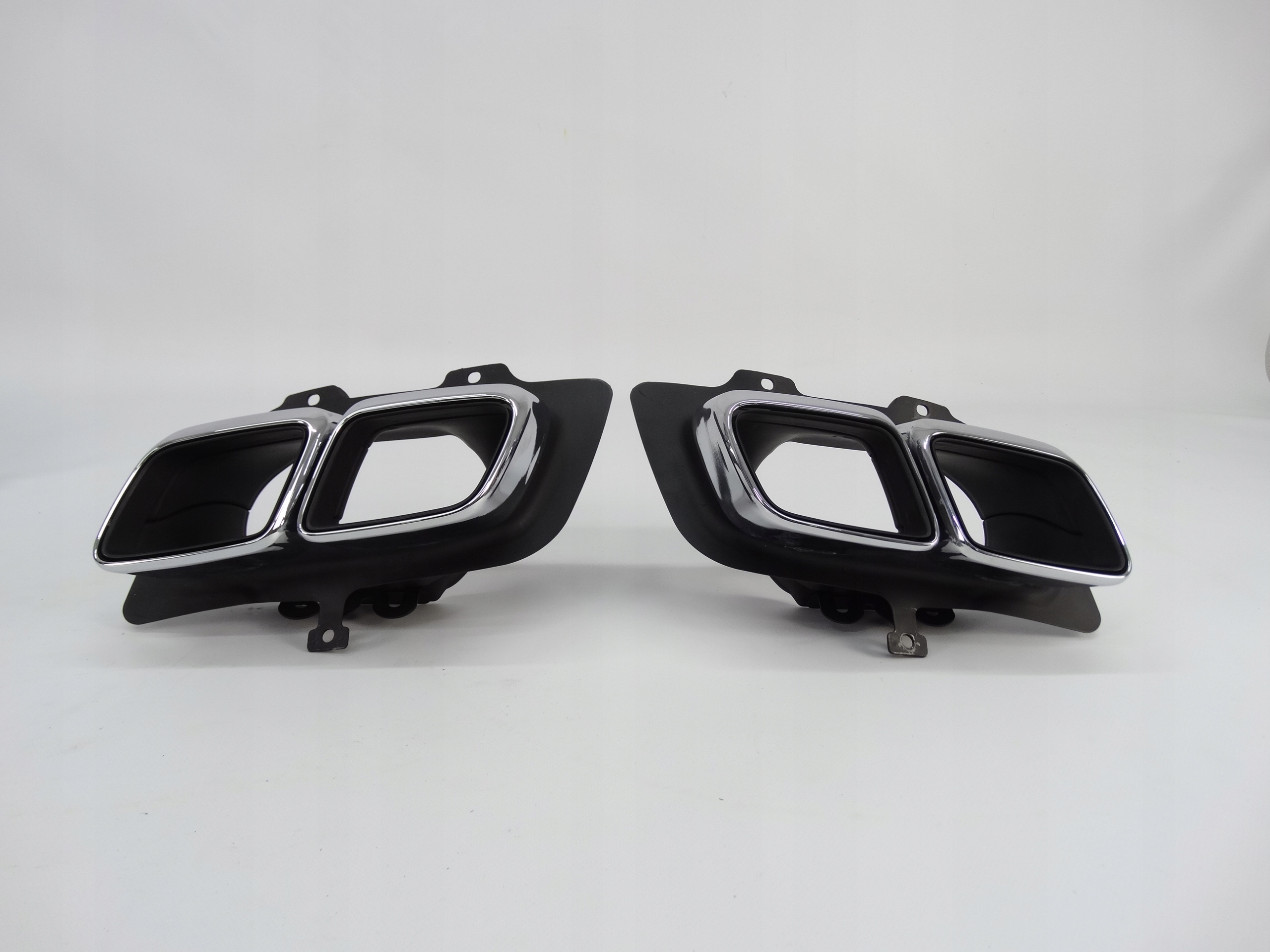 Second image of Porsche 911 Turbo 992 2019- końcówki wydechu NOWE