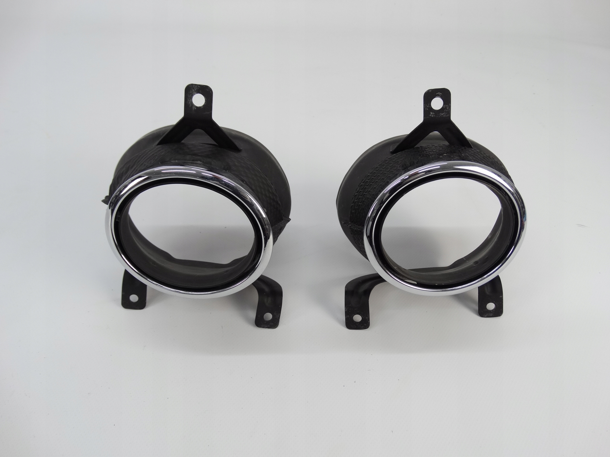 Second image of Porsche 911 Carrera 4S 992 końcówki wydechu NOWE