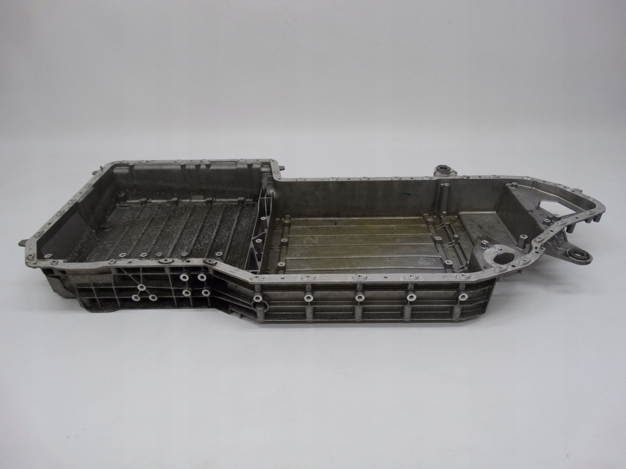 Second image of BMW X5 G05 hybryda 45eX obudowa płyta pod baterie