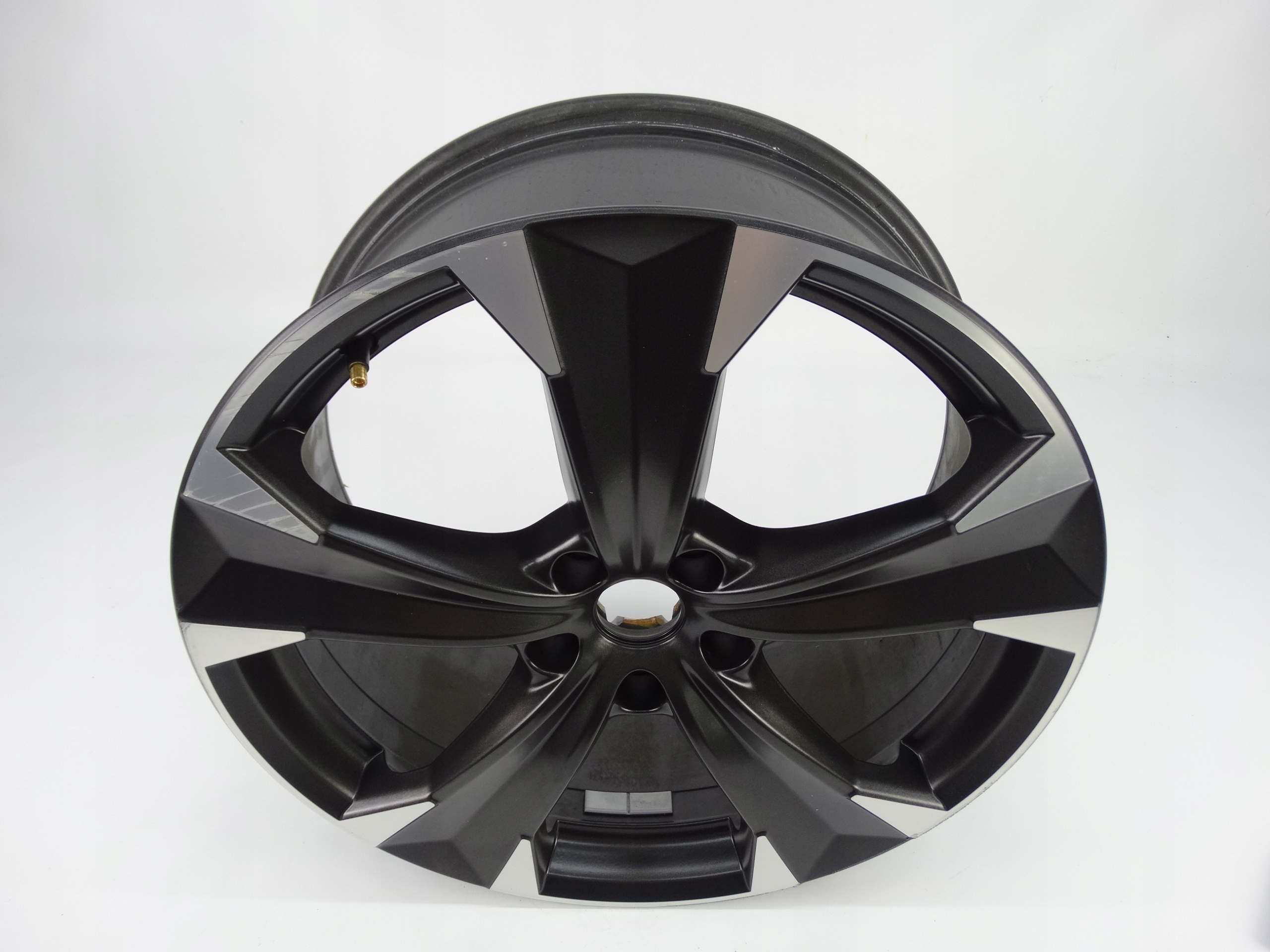 Second image of Seat Ateca Cupra felga 19 cali 575601025AS