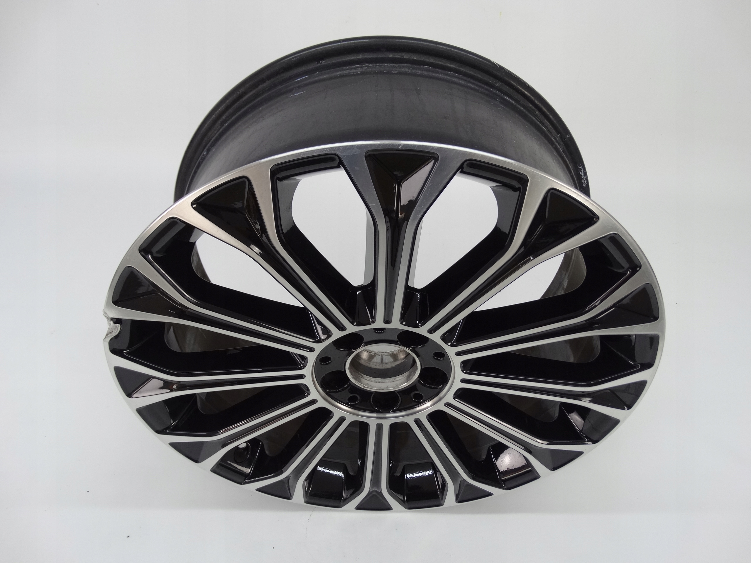 Second image of Mercedes S-klasa W222 felga 20 cali A2224015800