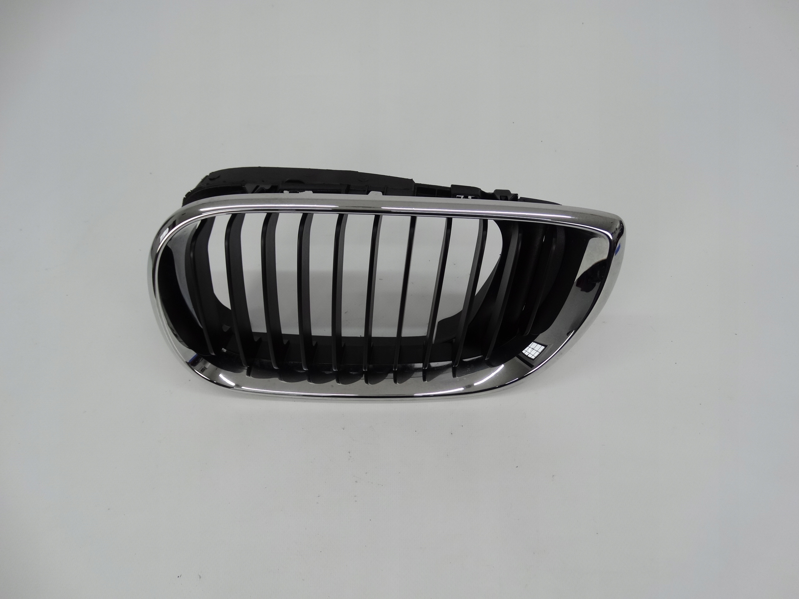 Second image of BMW 3 E46 lift 01-05 grill lewa nerka 7072129 NOWA