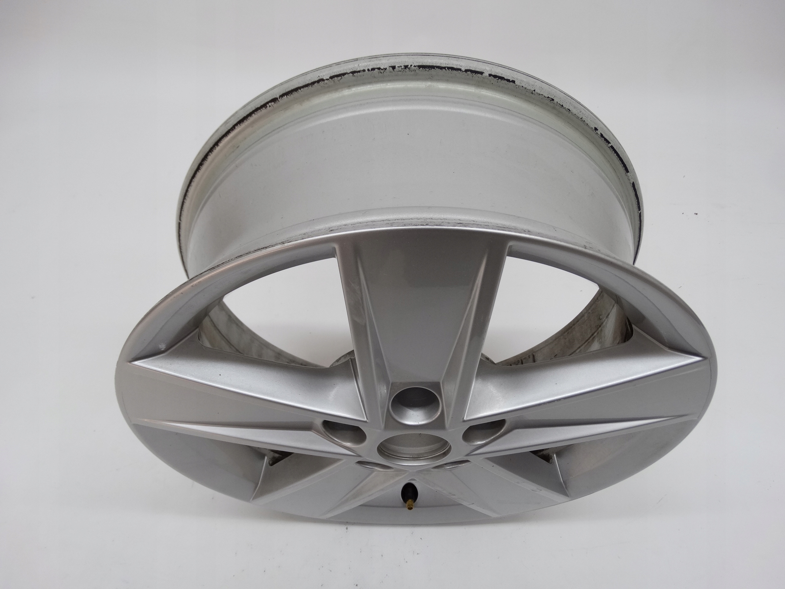 Second image of Skoda Octavia III 5E0 felga 16 cali 5E0601025M