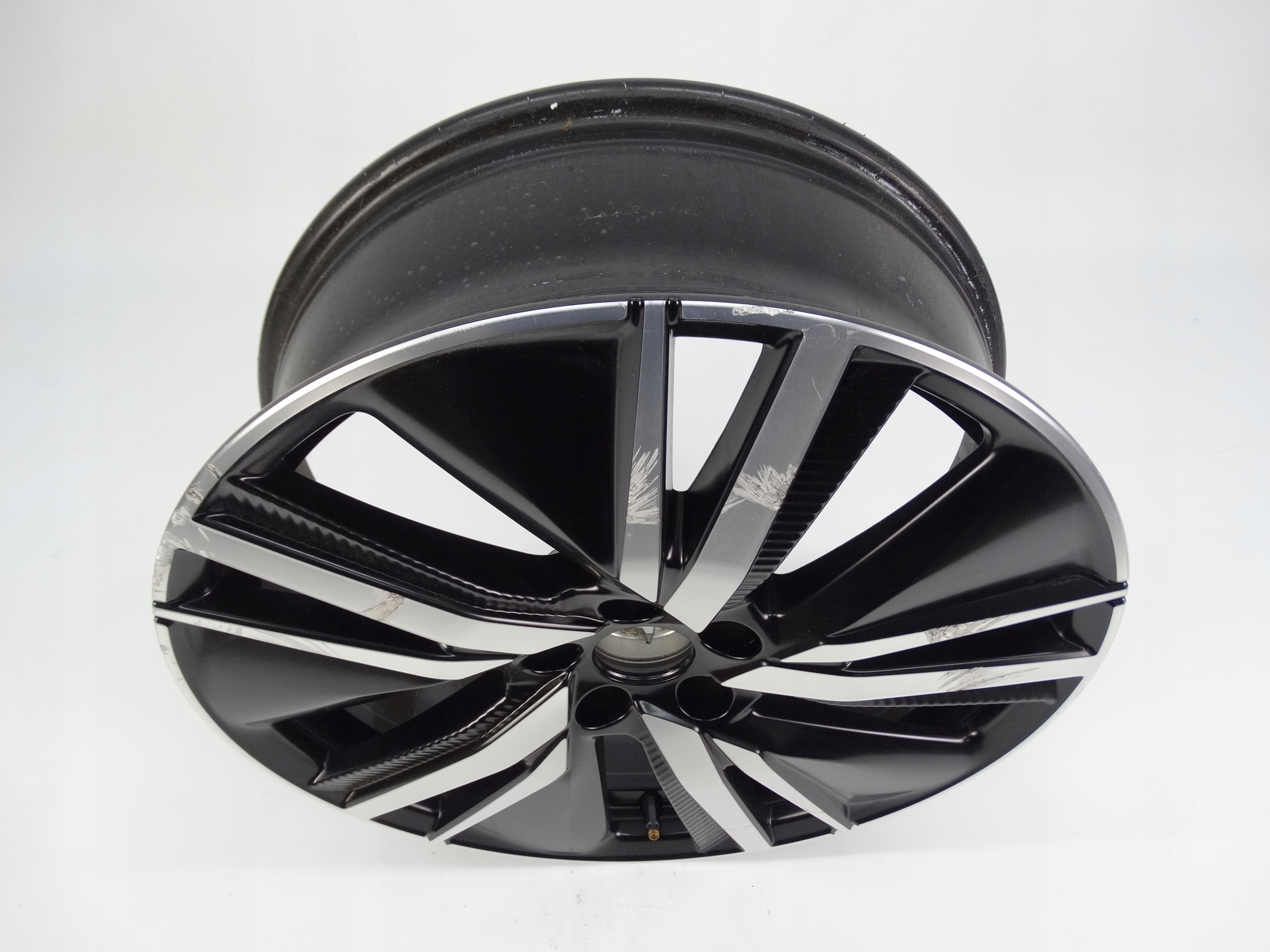 Second image of Peugeot 3008 II 5008 II felga 19 cali 9832762380