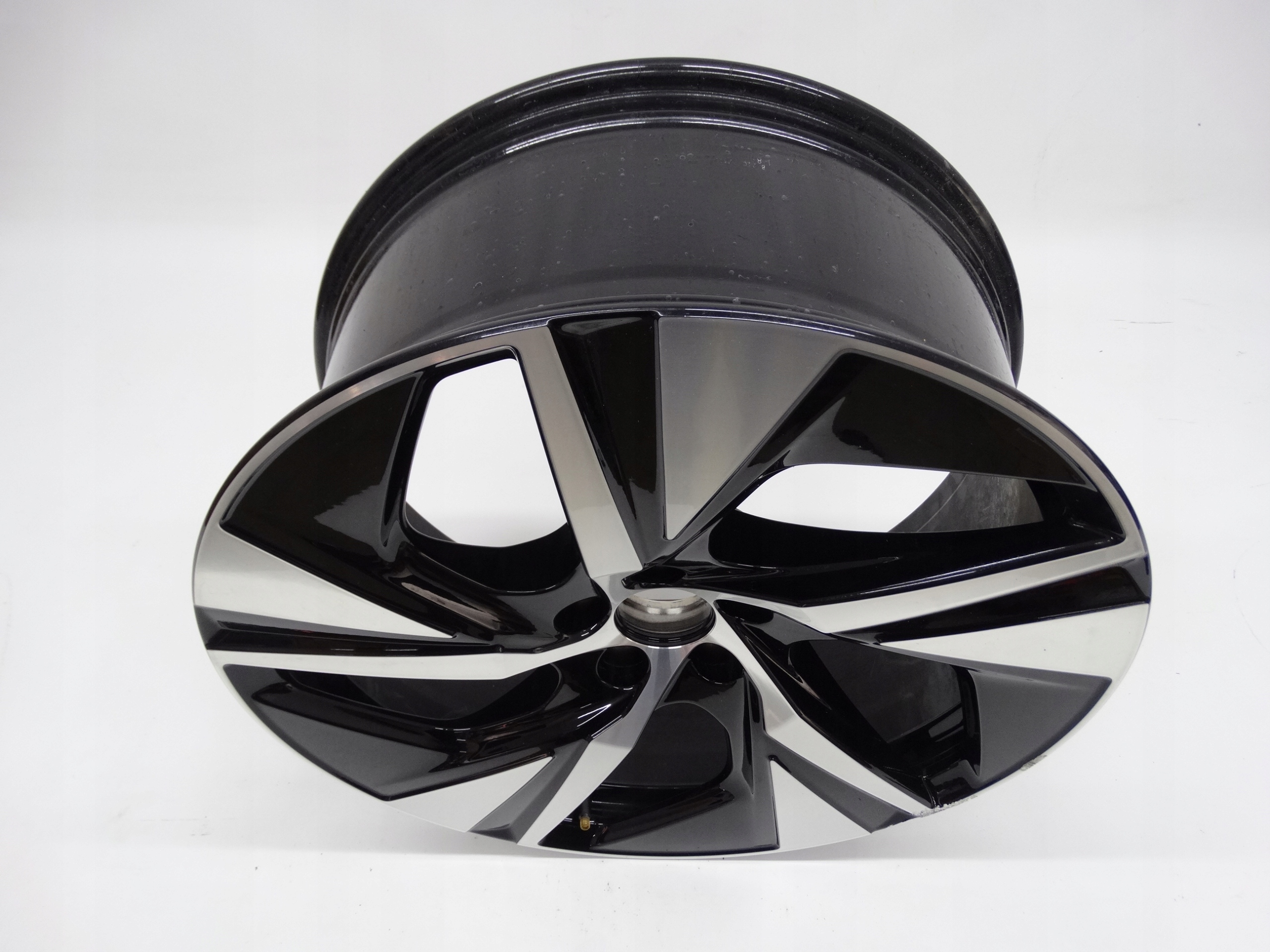 Second image of Volvo XC90 II felga 20 cali 32209411 oryginalna