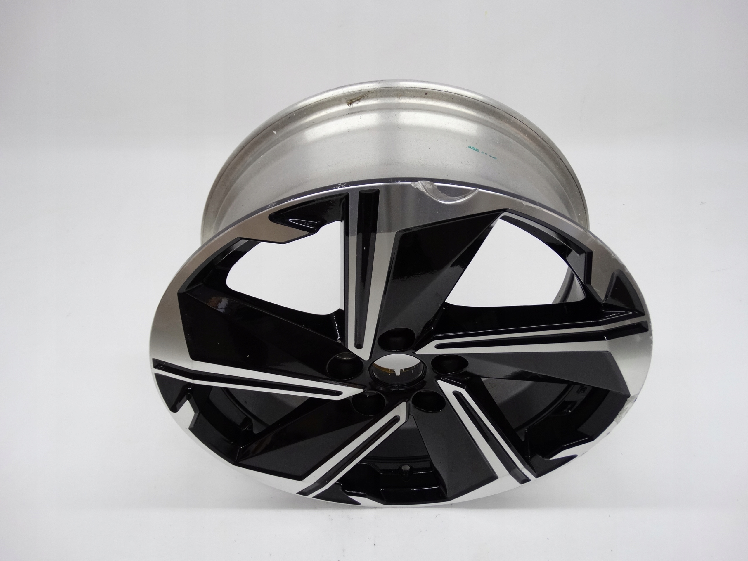 Second image of Mitsubishi Eclipse Cross felga 18 cali ENKEI